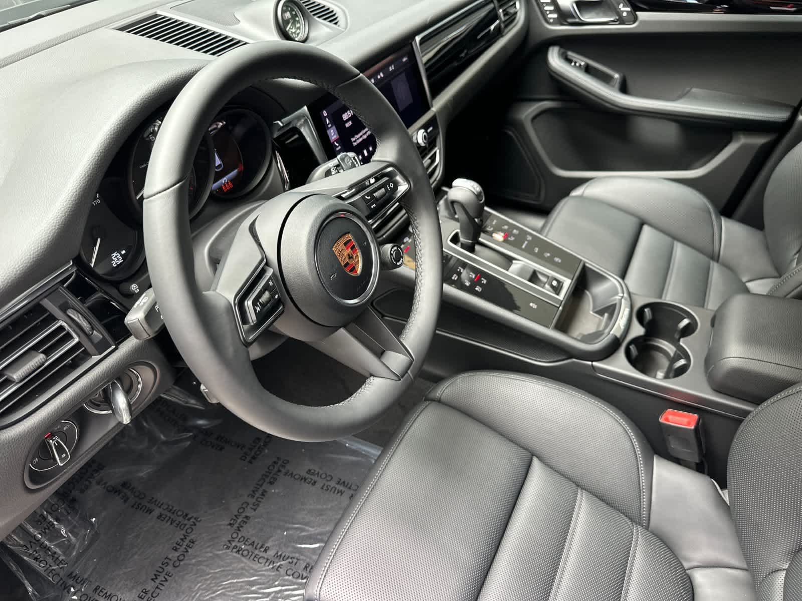 Thumbnail: 2026 Porsche Macan - 4