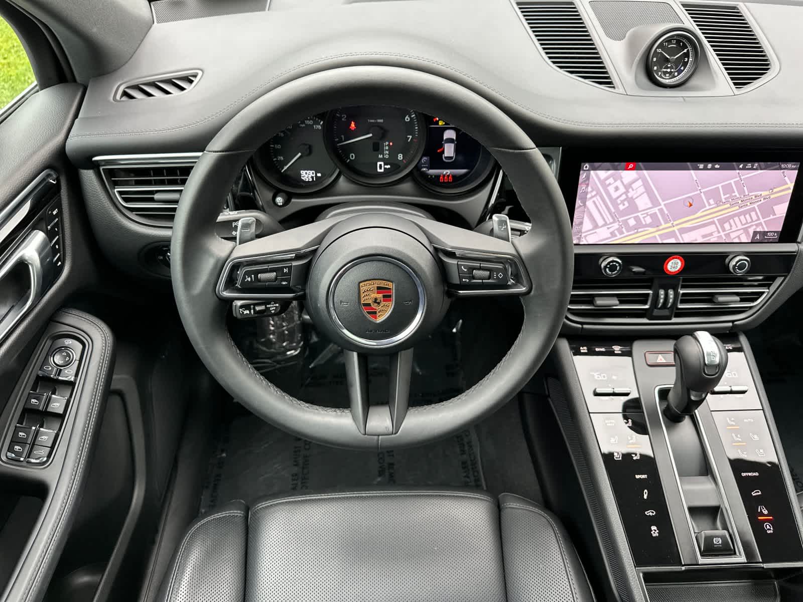 Thumbnail: 2025 Porsche Macan - 15