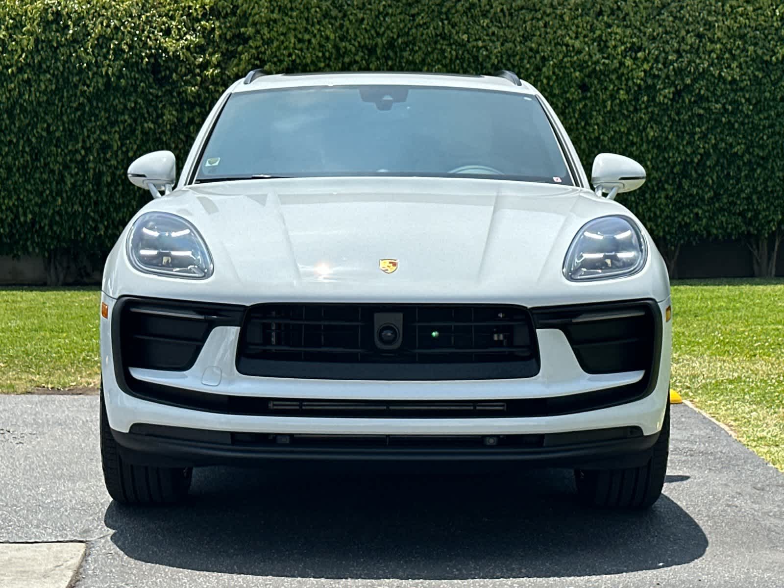 Thumbnail: 2026 Porsche Macan - 11