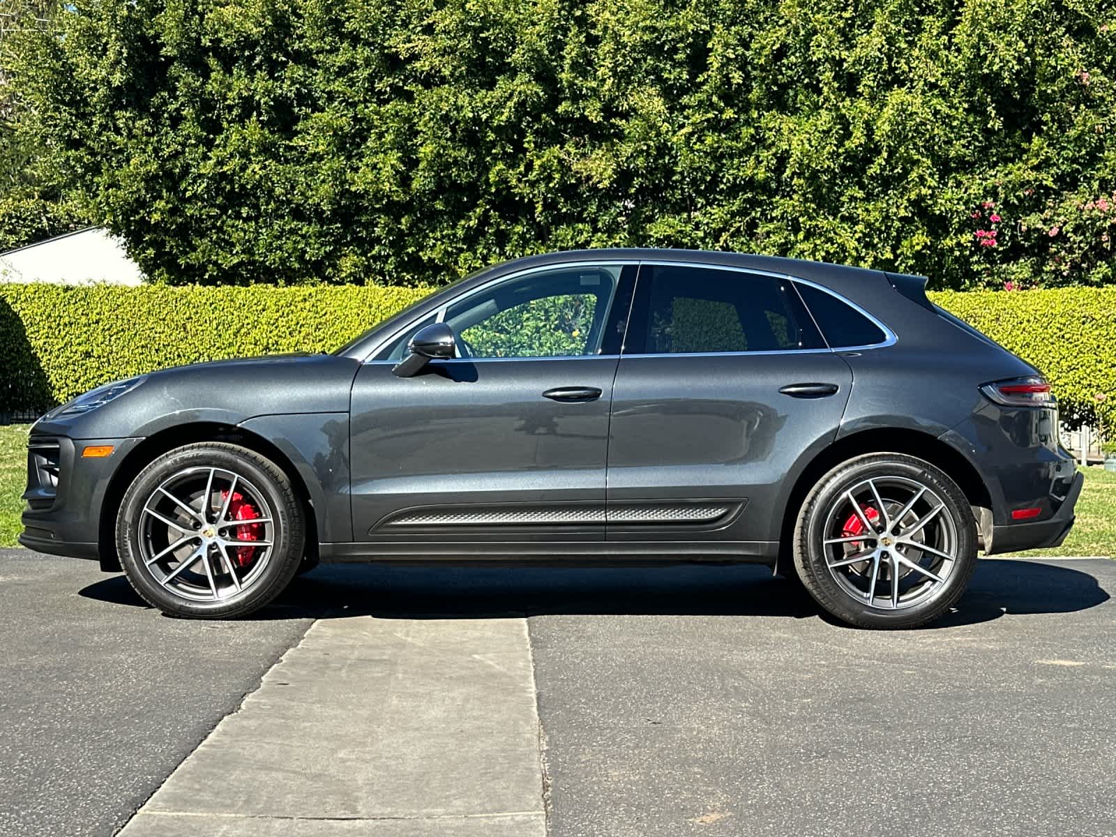 Thumbnail: 2025 Porsche Macan - 2