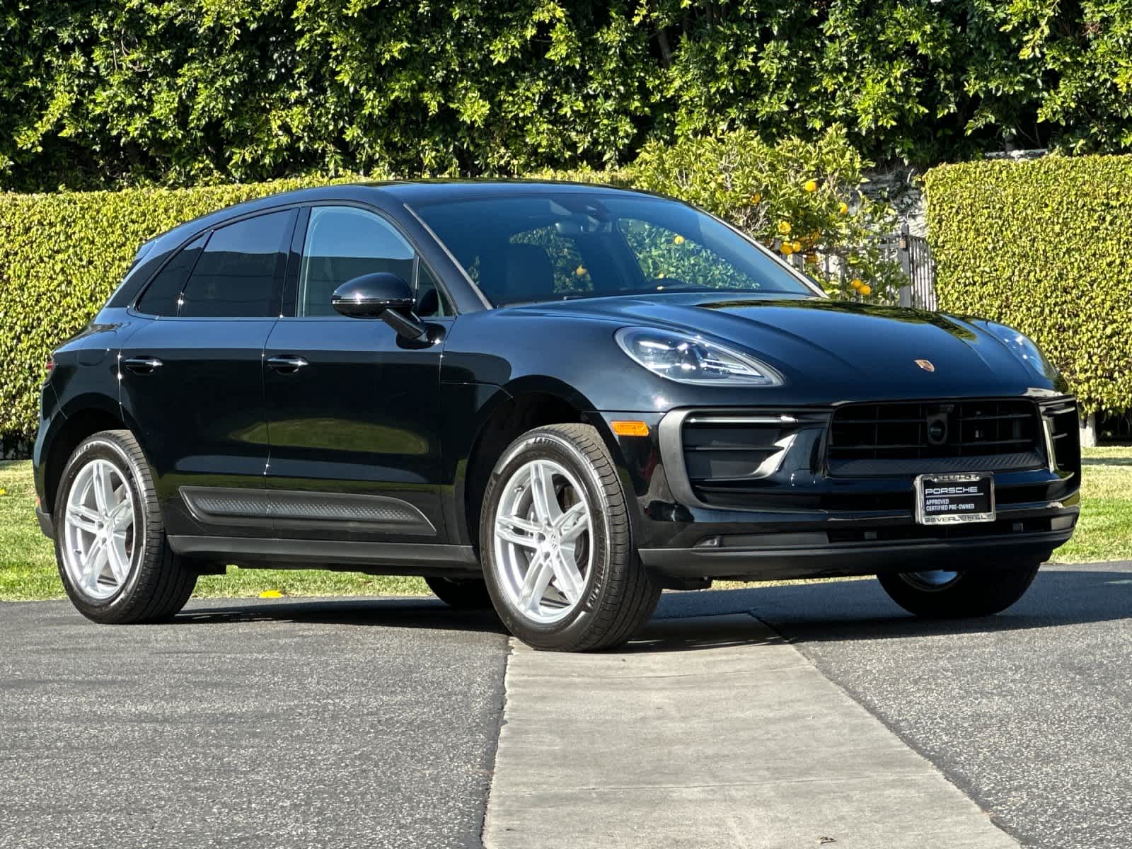 Thumbnail: 2025 Porsche Macan - 10