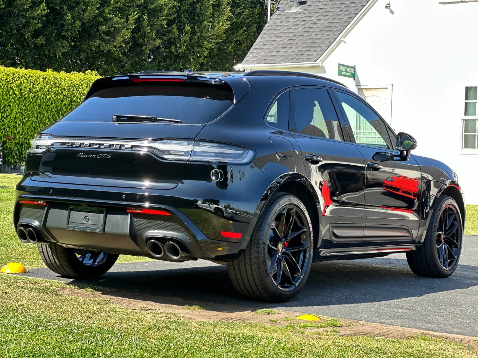 Thumbnail: 2026 Porsche Macan - 8