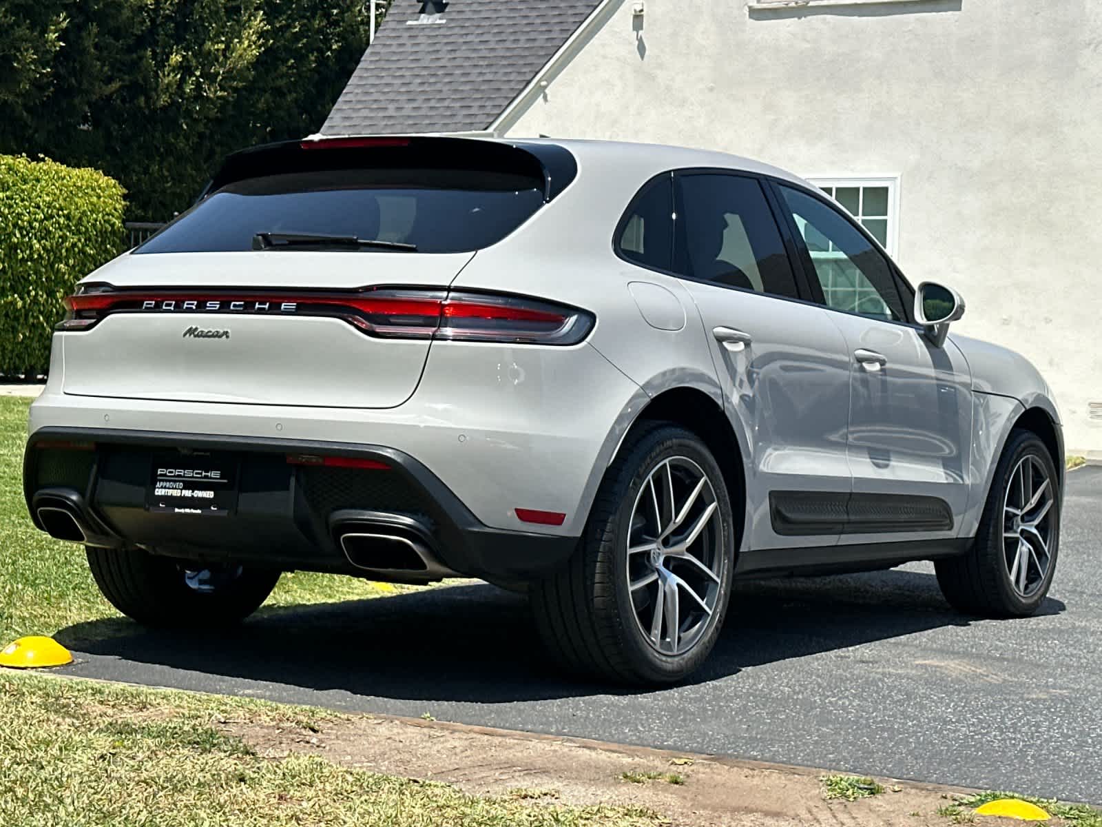 Thumbnail: 2025 Porsche Macan - 7