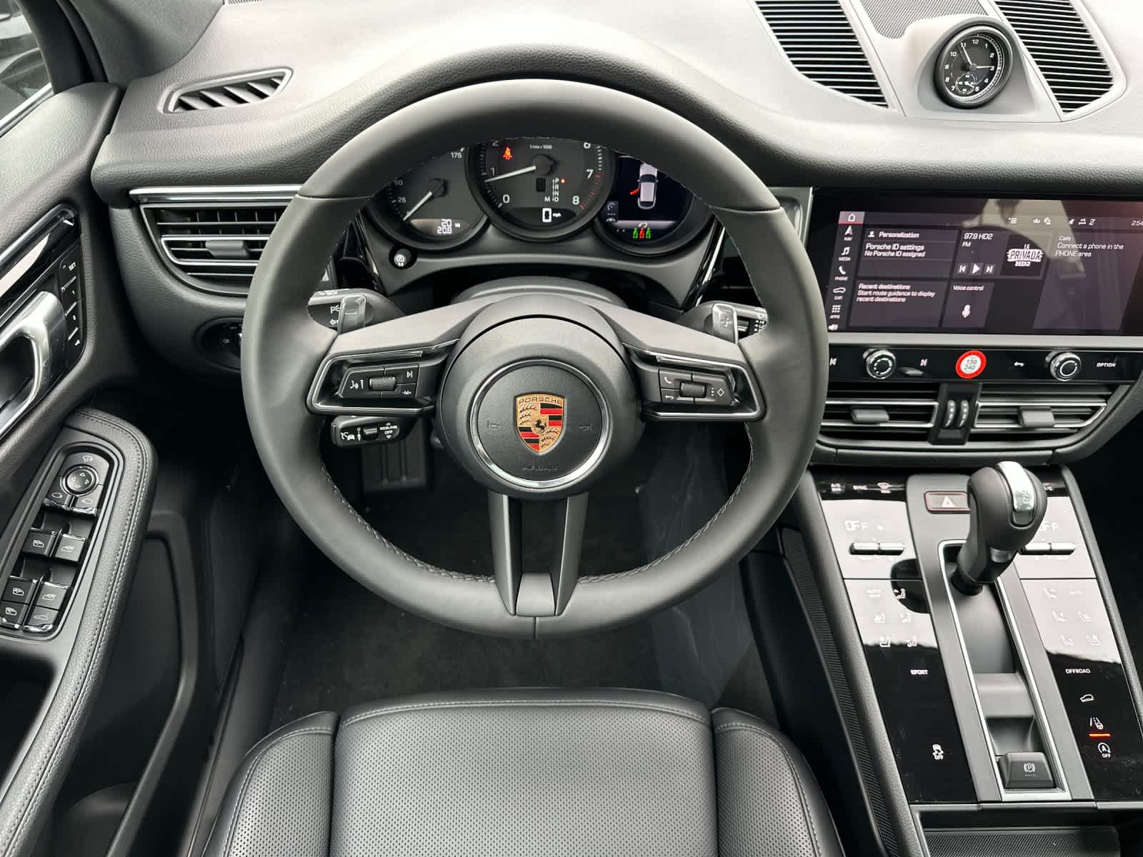 Thumbnail: 2026 Porsche Macan - 15