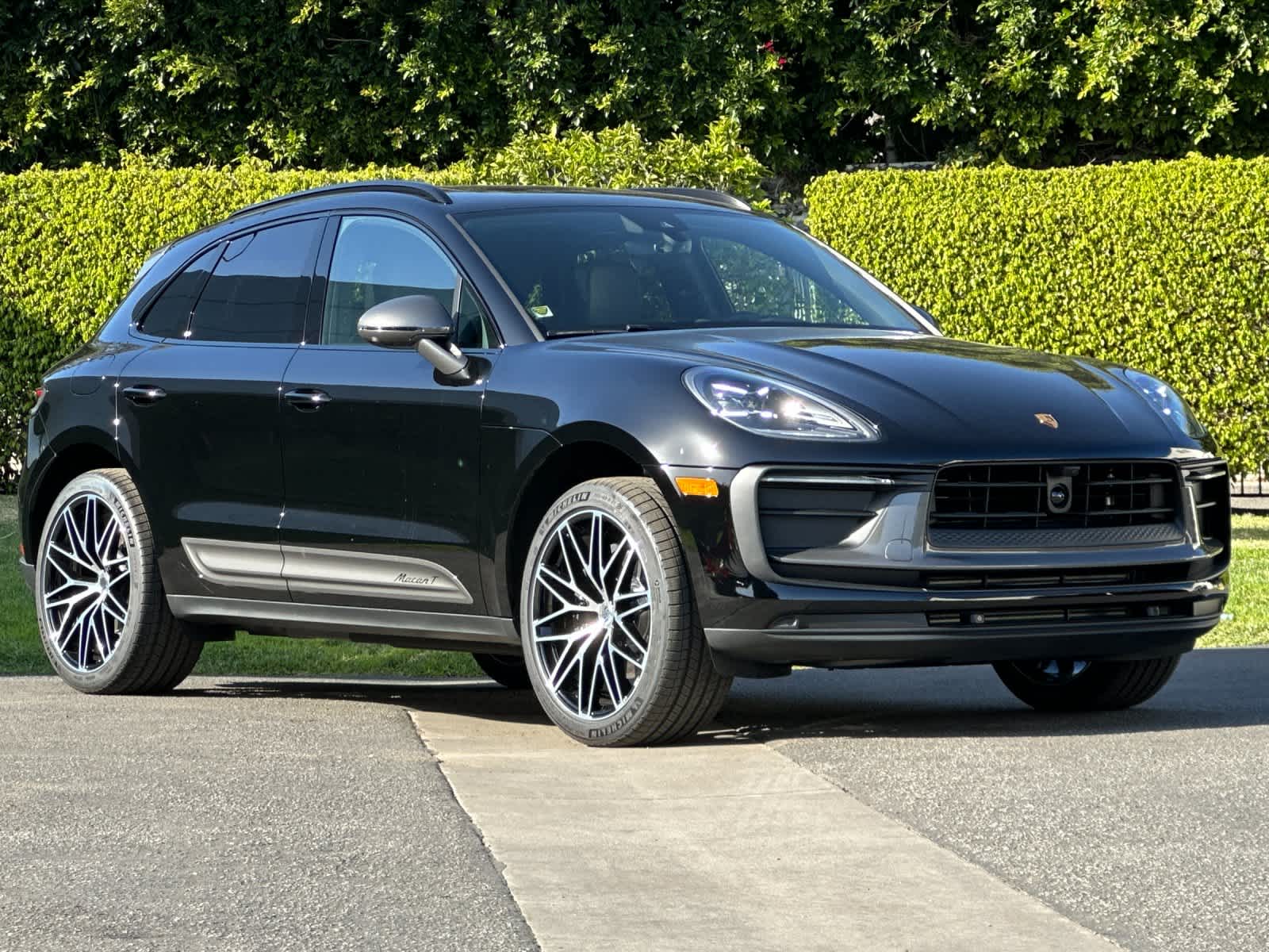 Thumbnail: 2026 Porsche Macan - 10