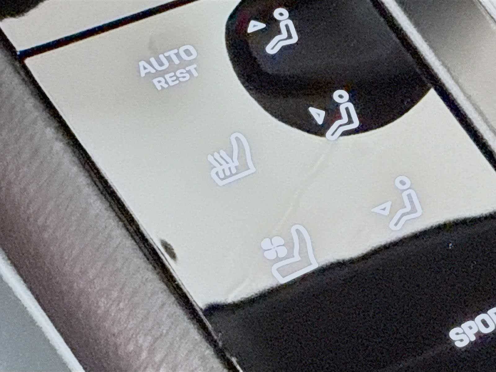 Thumbnail: 2026 Porsche Macan - 16