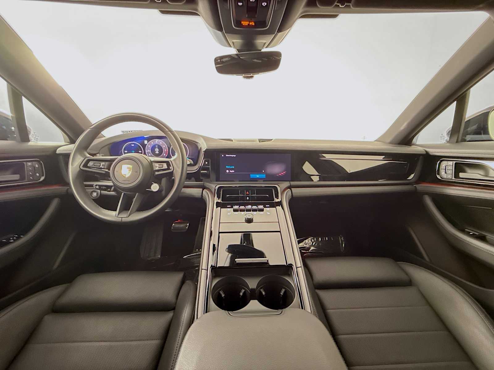 Thumbnail: 2025 Porsche Panamera - 26