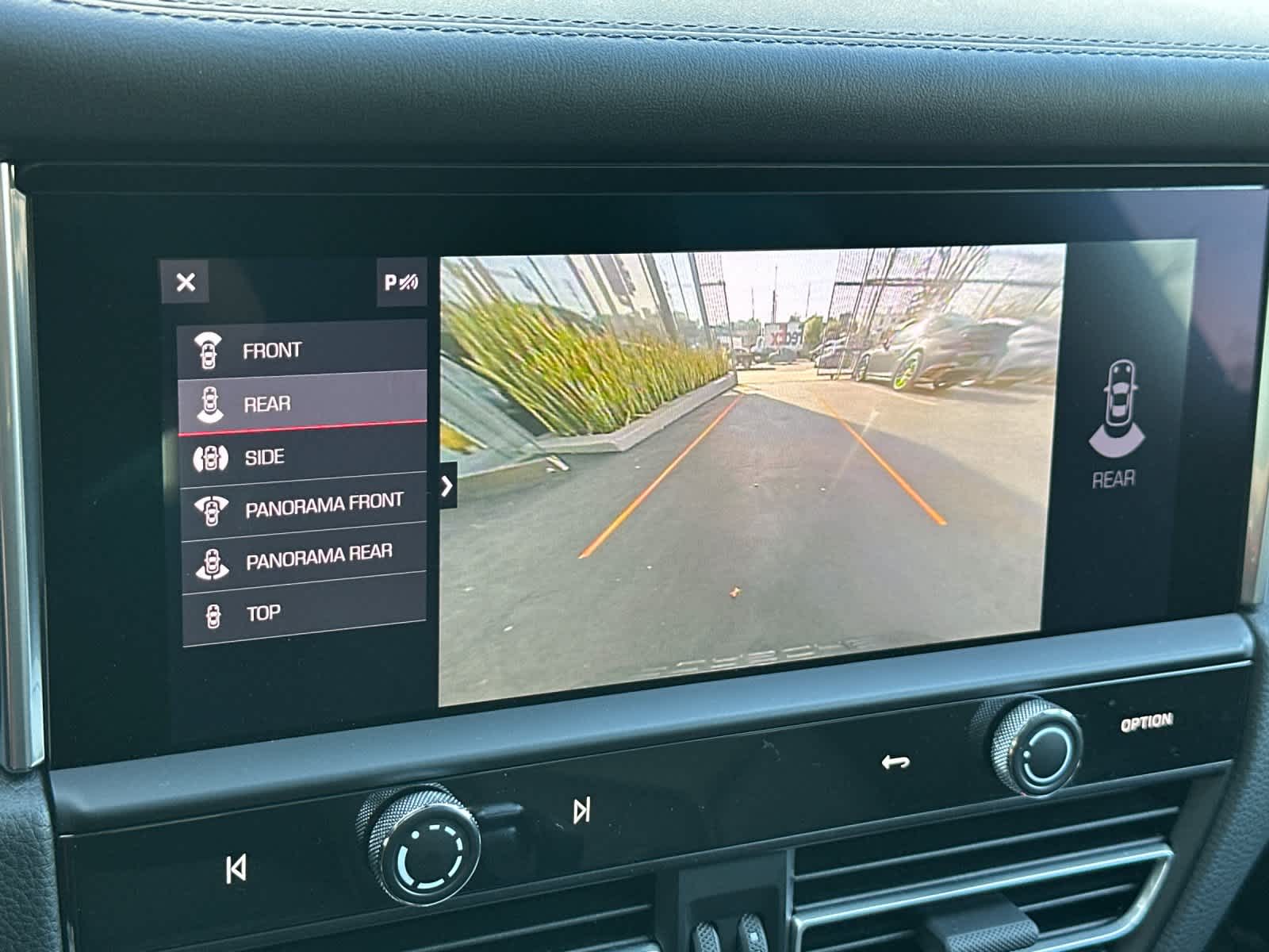 Thumbnail: 2025 Porsche Macan - 22