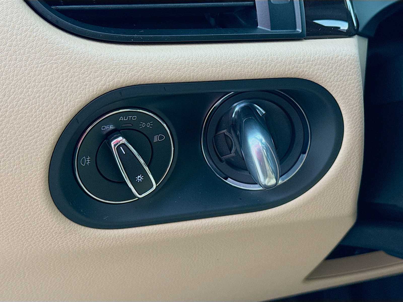 Thumbnail: 2026 Porsche Macan - 11