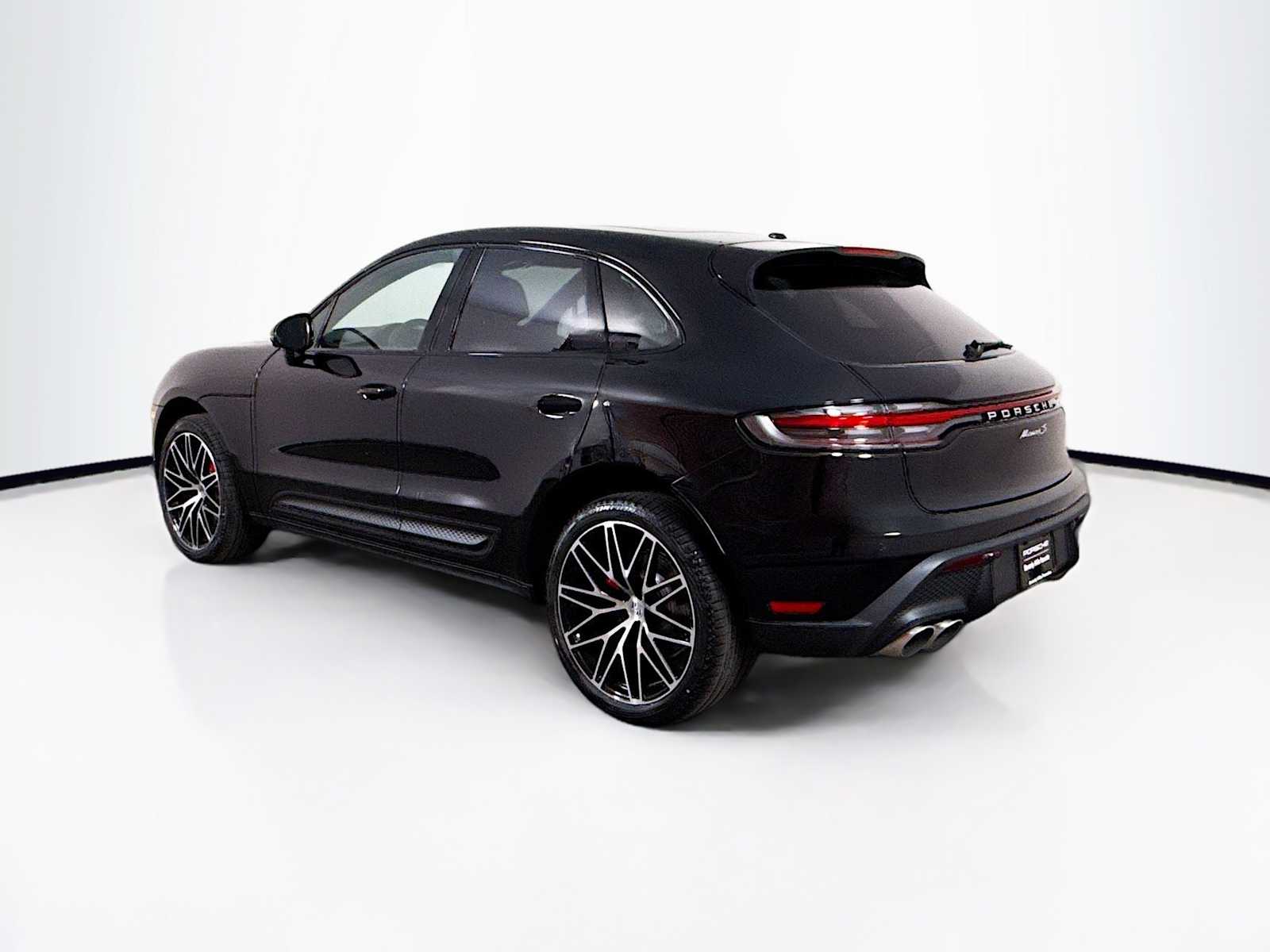 Thumbnail: 2025 Porsche Macan - 3