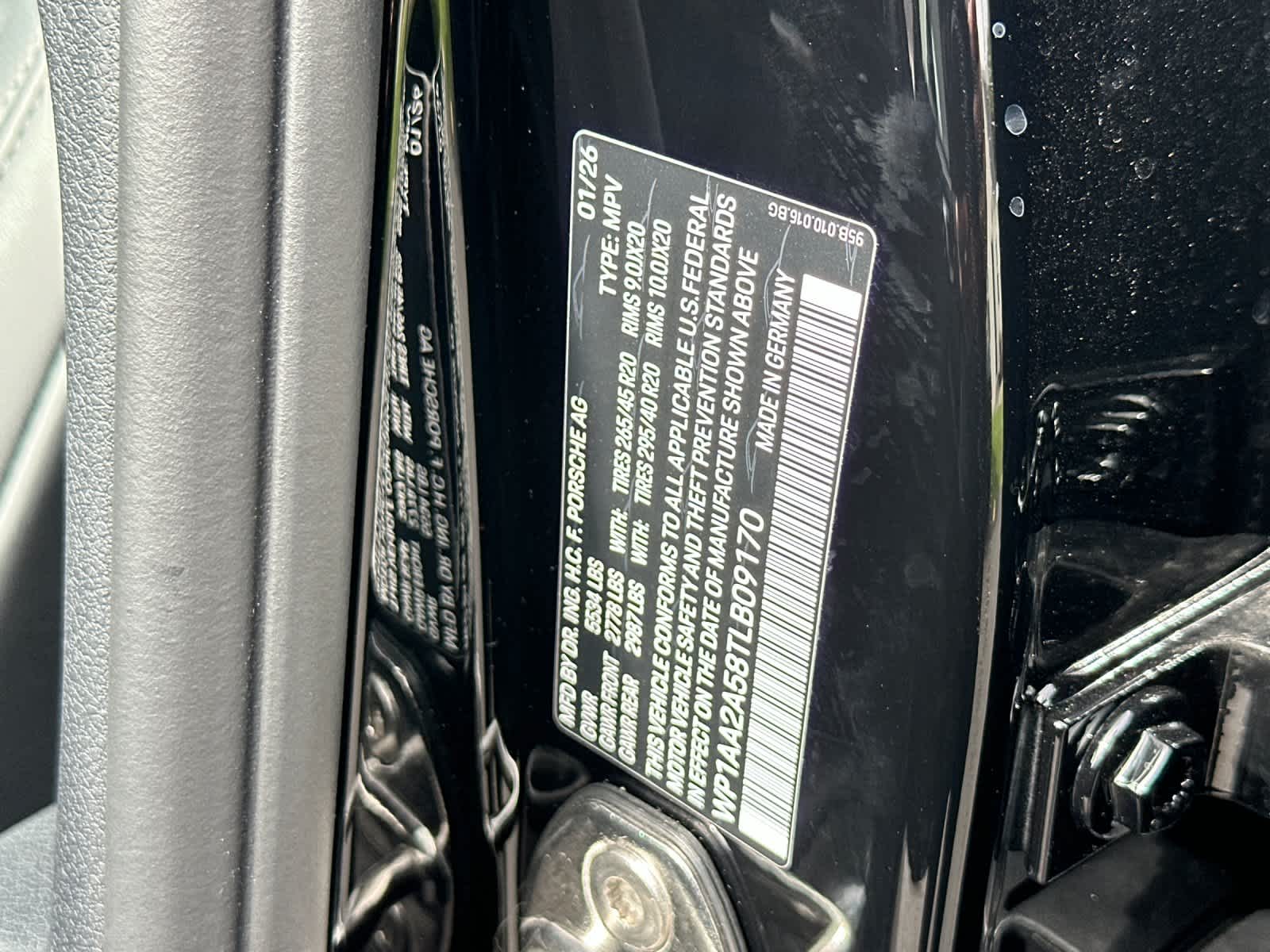 Thumbnail: 2026 Porsche Macan - 33