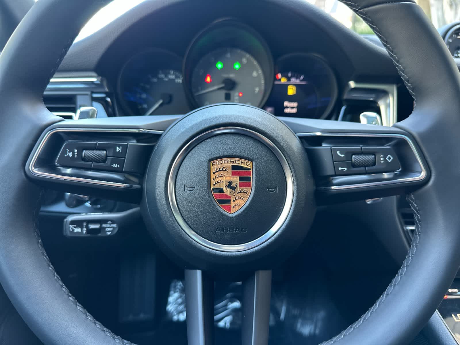 Thumbnail: 2026 Porsche Macan - 26