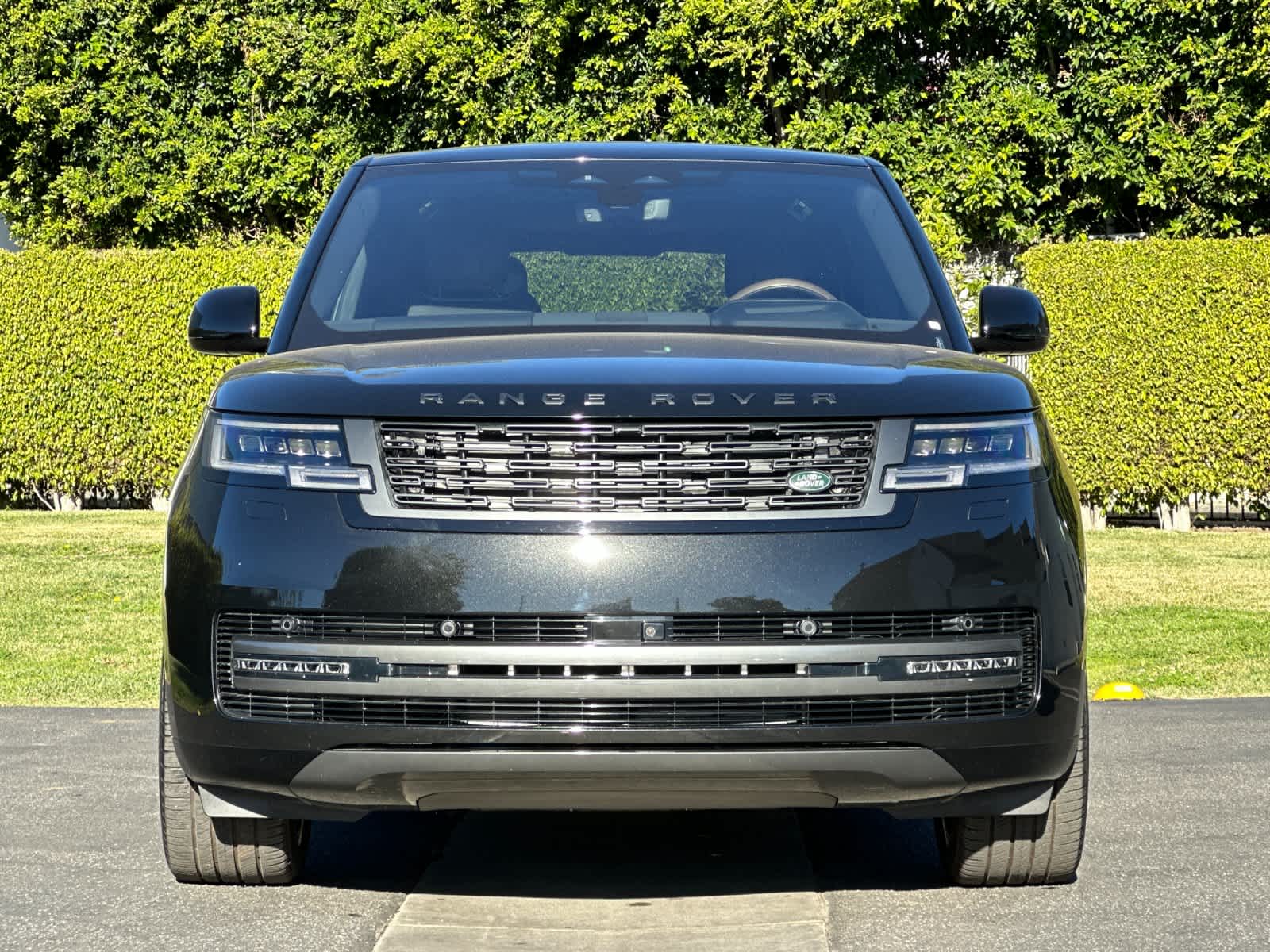 Thumbnail: 2023 Land Rover Range Rover - 11