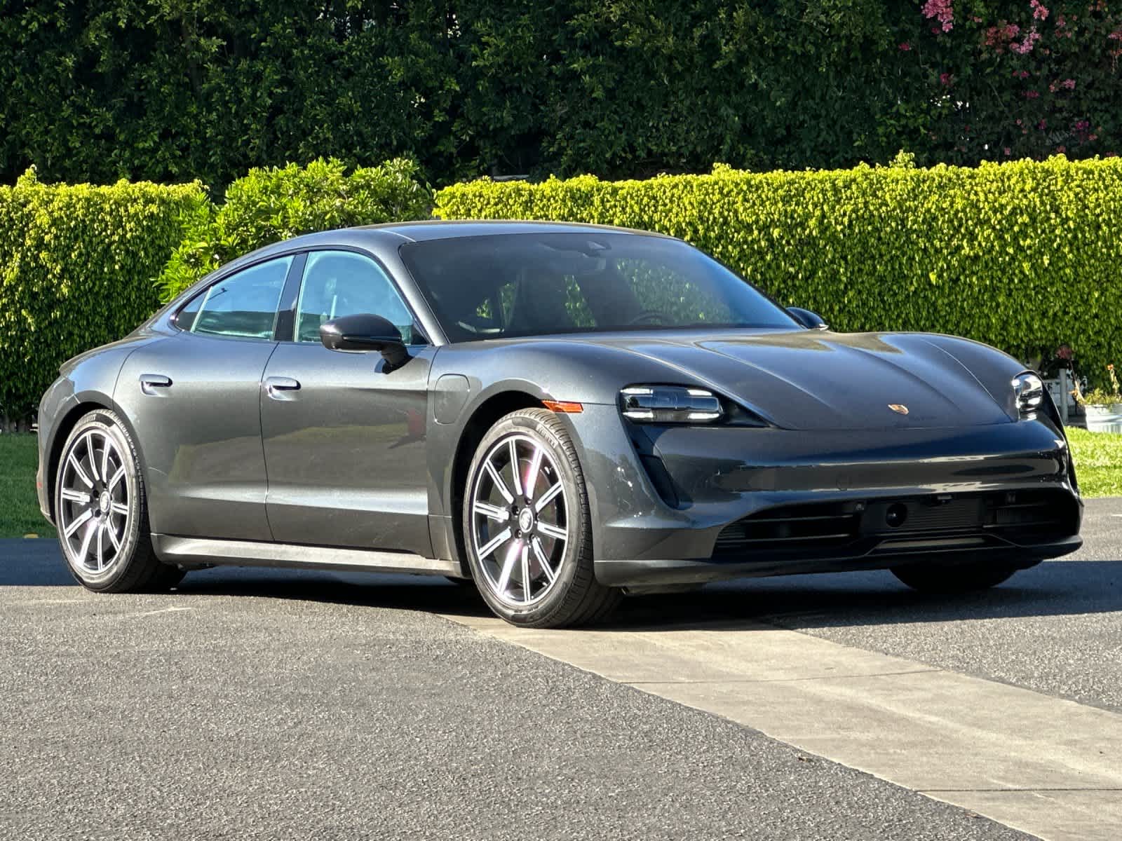 Thumbnail: 2022 Porsche Taycan - 10