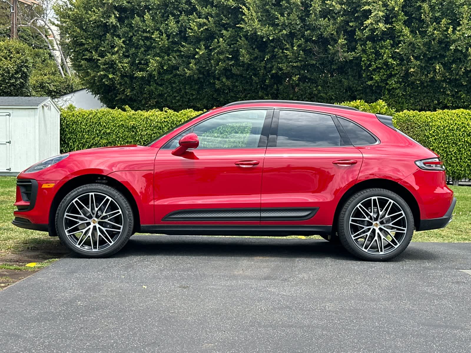 Thumbnail: 2026 Porsche Macan - 2