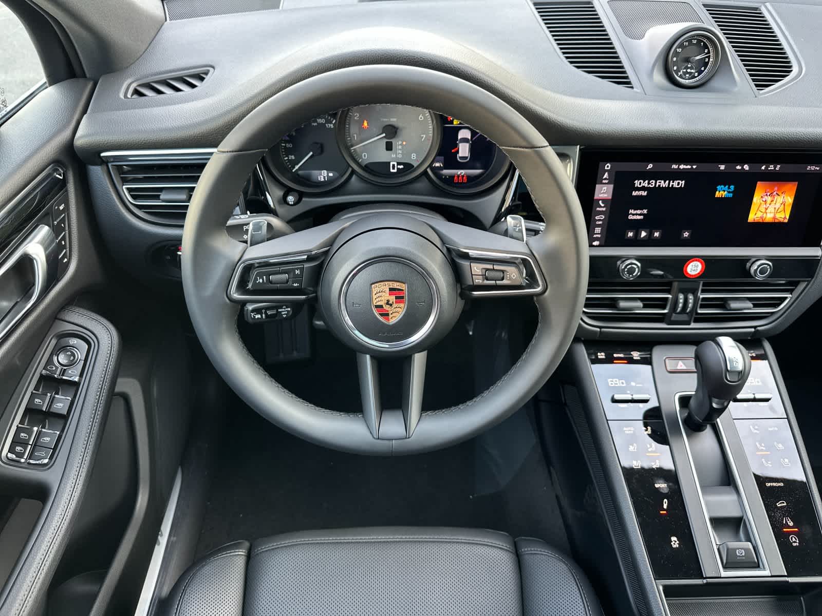 Thumbnail: 2026 Porsche Macan - 15