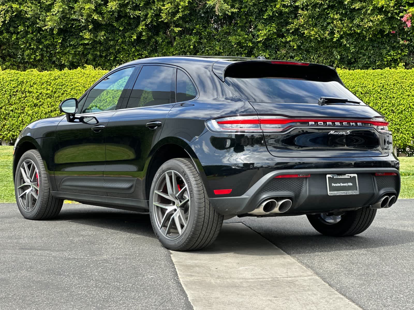 Thumbnail: 2026 Porsche Macan - 3
