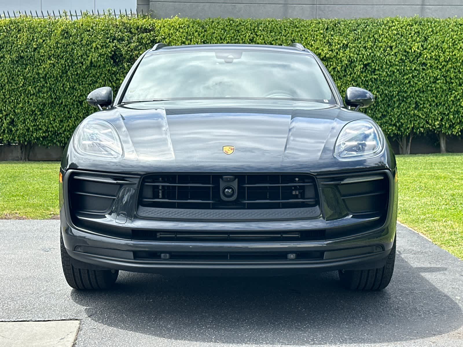 Thumbnail: 2026 Porsche Macan - 11