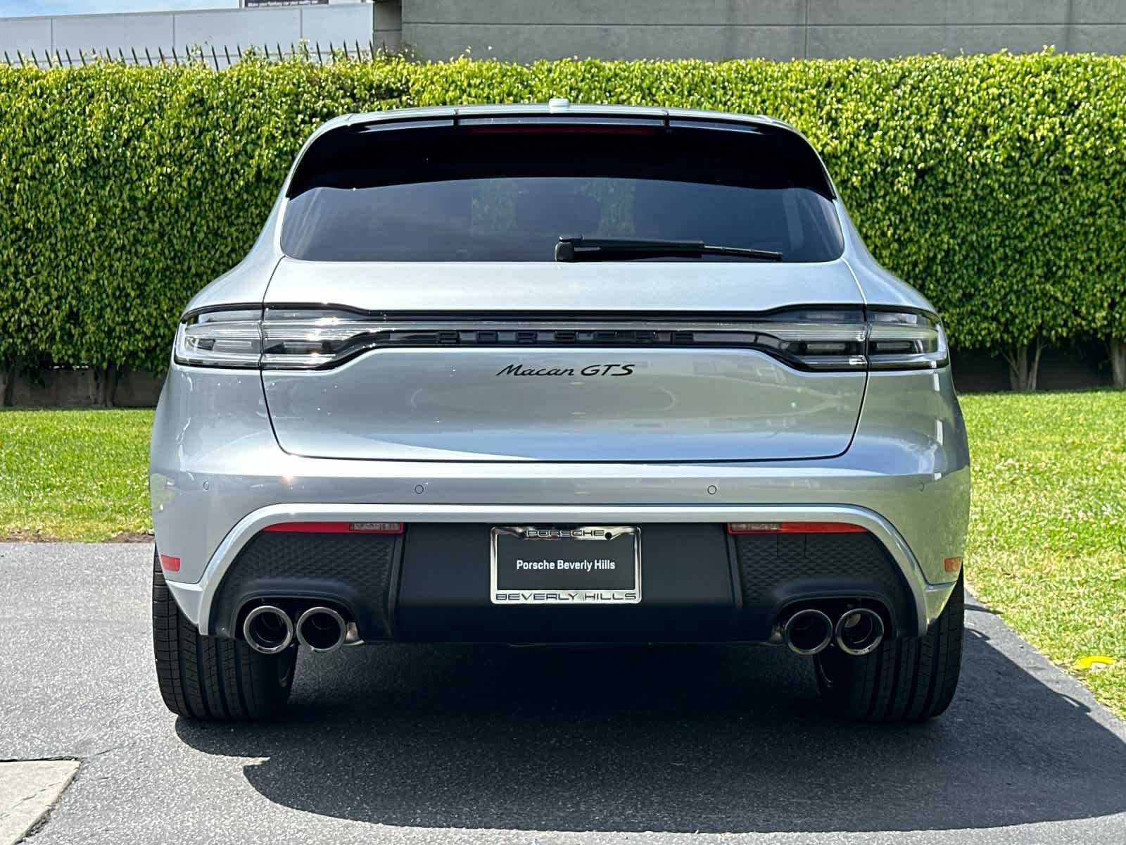 Thumbnail: 2026 Porsche Macan - 7