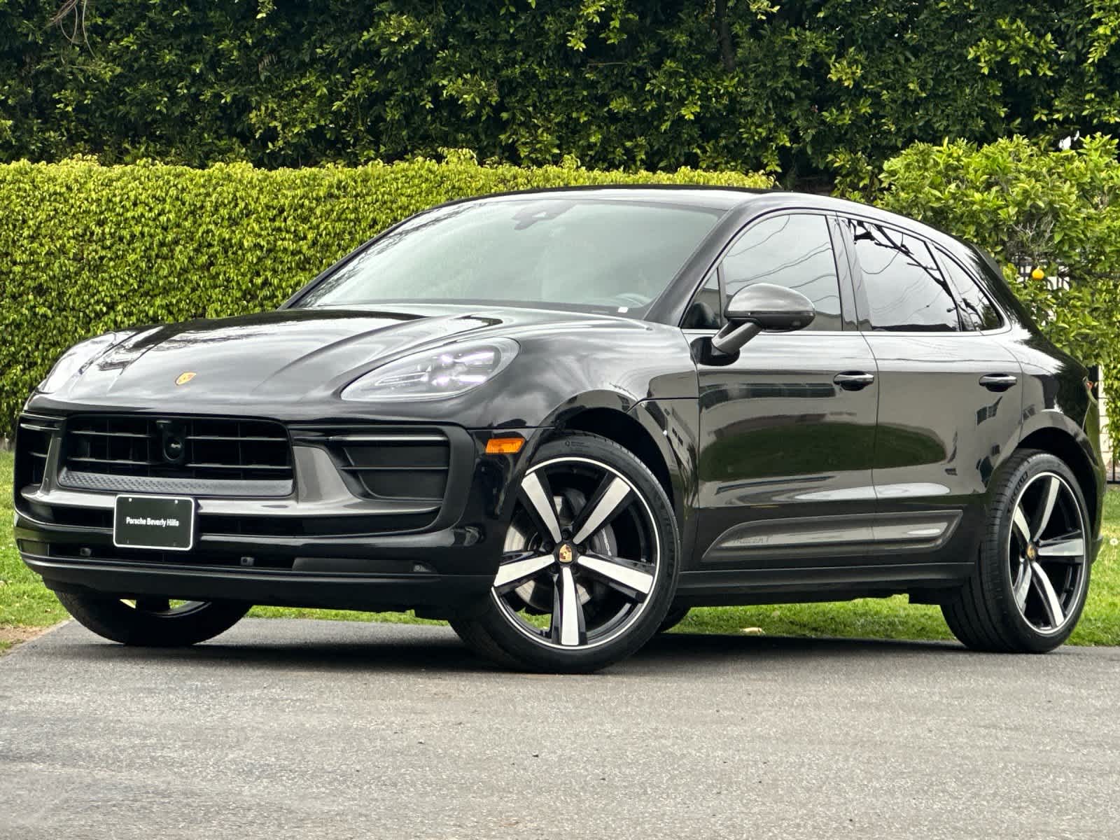 Thumbnail: 2023 Porsche Macan - 1