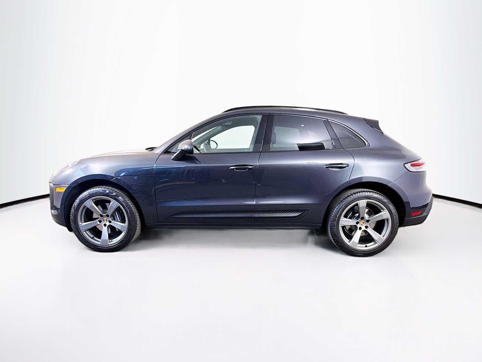 Thumbnail: 2022 Porsche Macan - 2