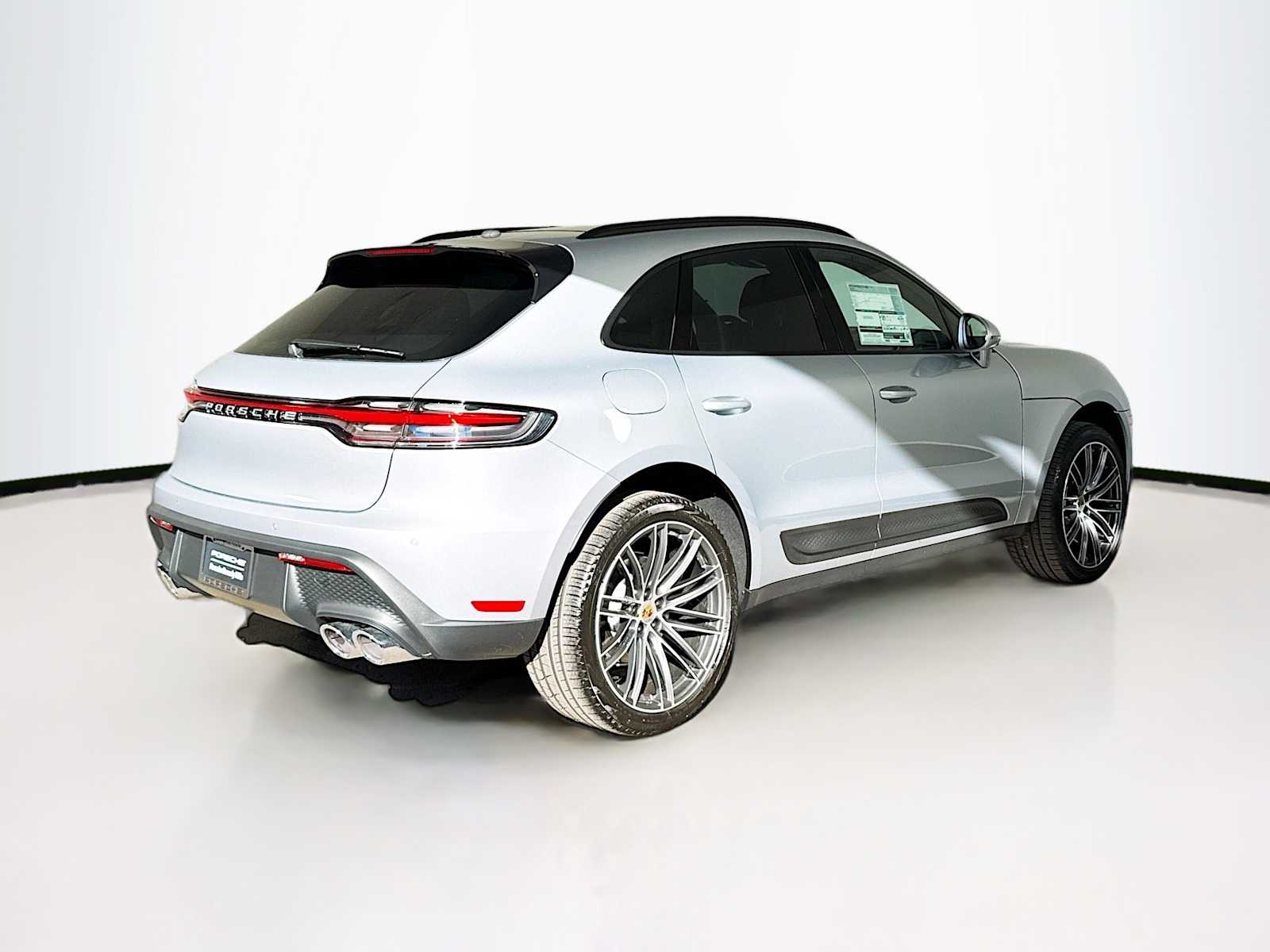 Thumbnail: 2026 Porsche Macan - 9