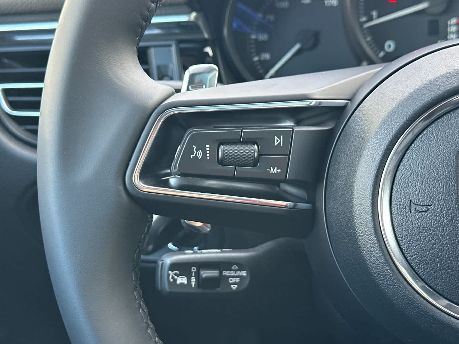 Thumbnail: 2026 Porsche Macan - 26