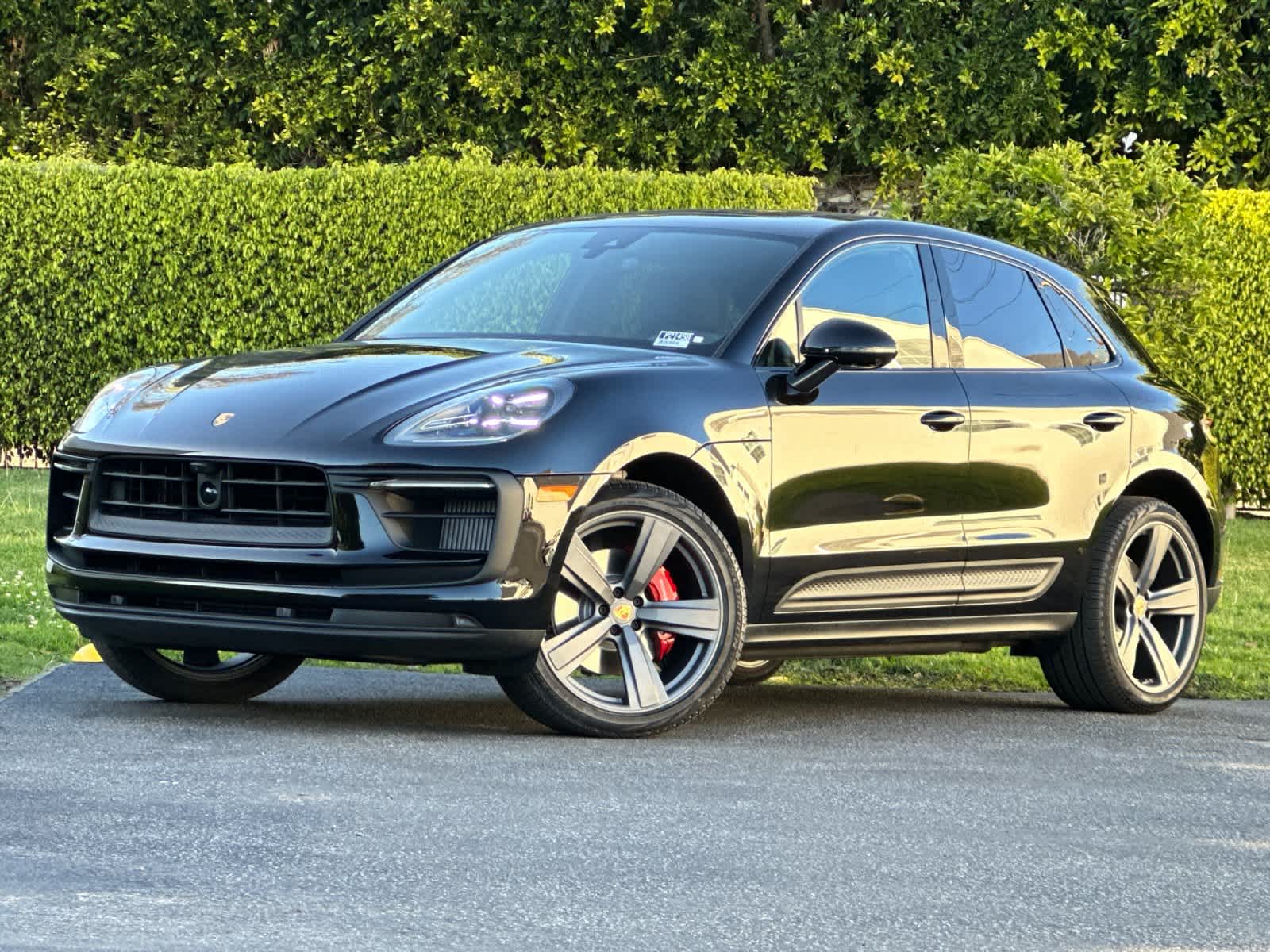 Thumbnail: 2025 Porsche Macan - 1