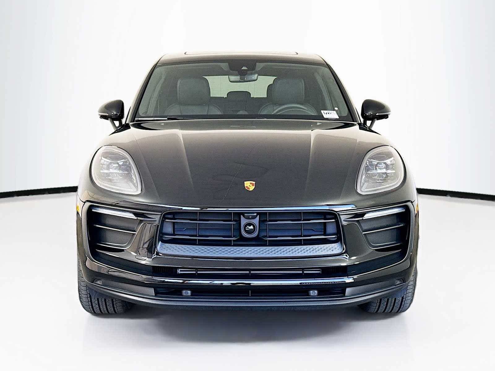 Thumbnail: 2026 Porsche Macan - 6