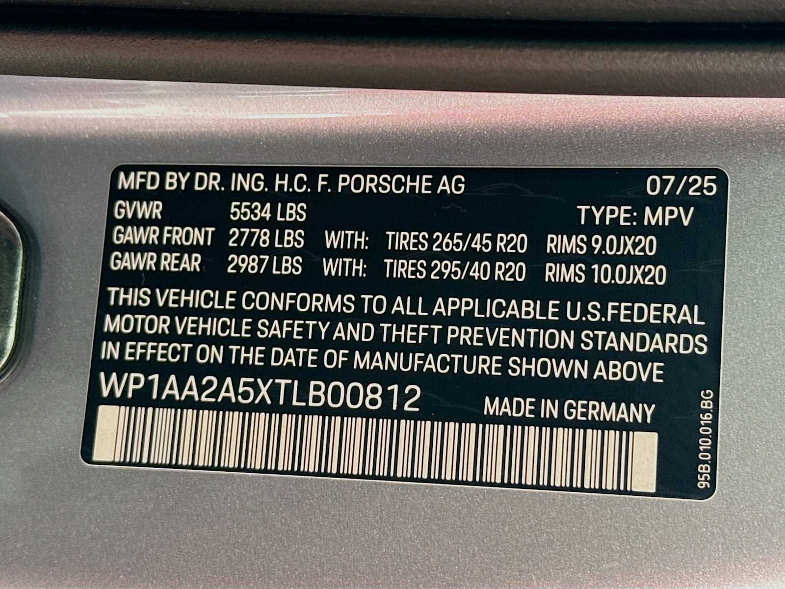 Thumbnail: 2026 Porsche Macan - 25