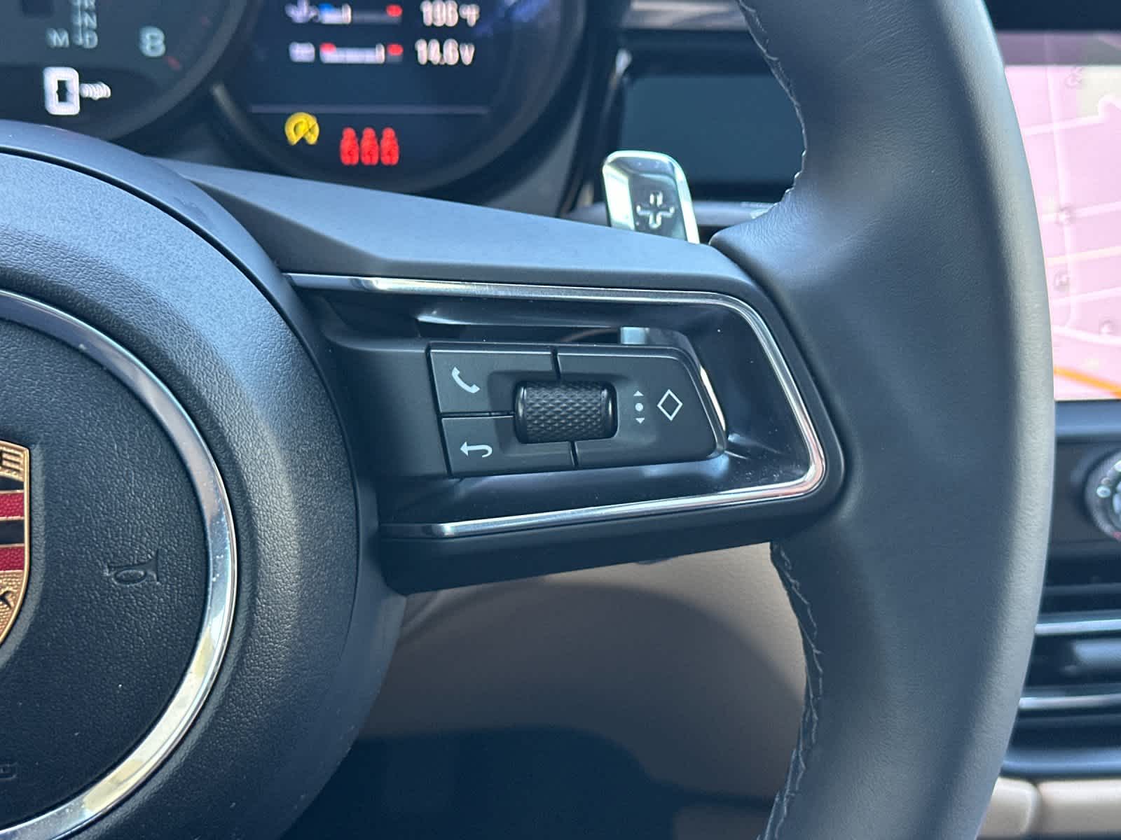 Thumbnail: 2025 Porsche Macan - 27