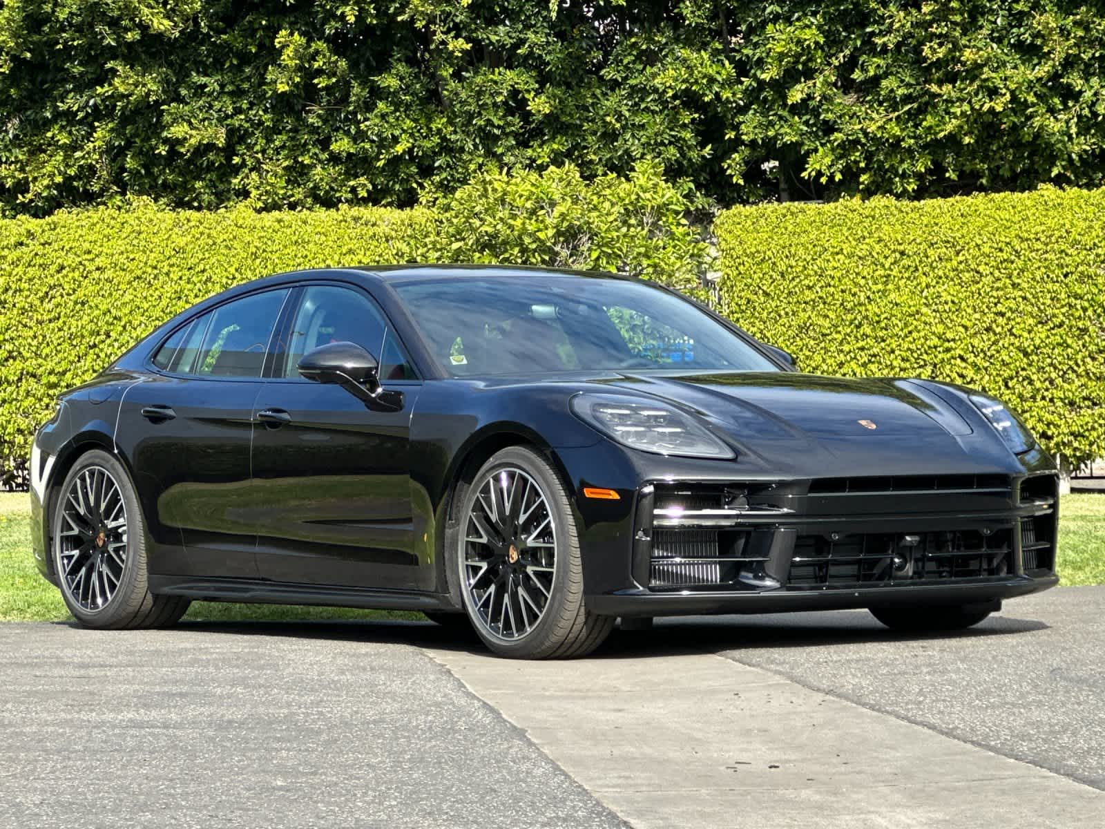 Thumbnail: 2026 Porsche Panamera - 10