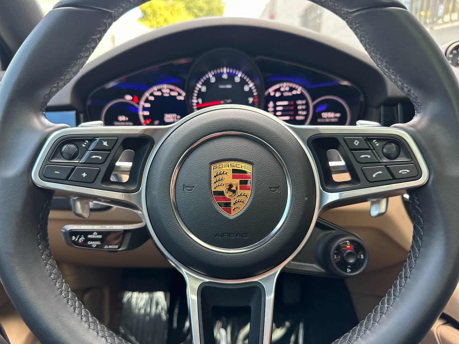 Thumbnail: 2022 Porsche Cayenne - 26