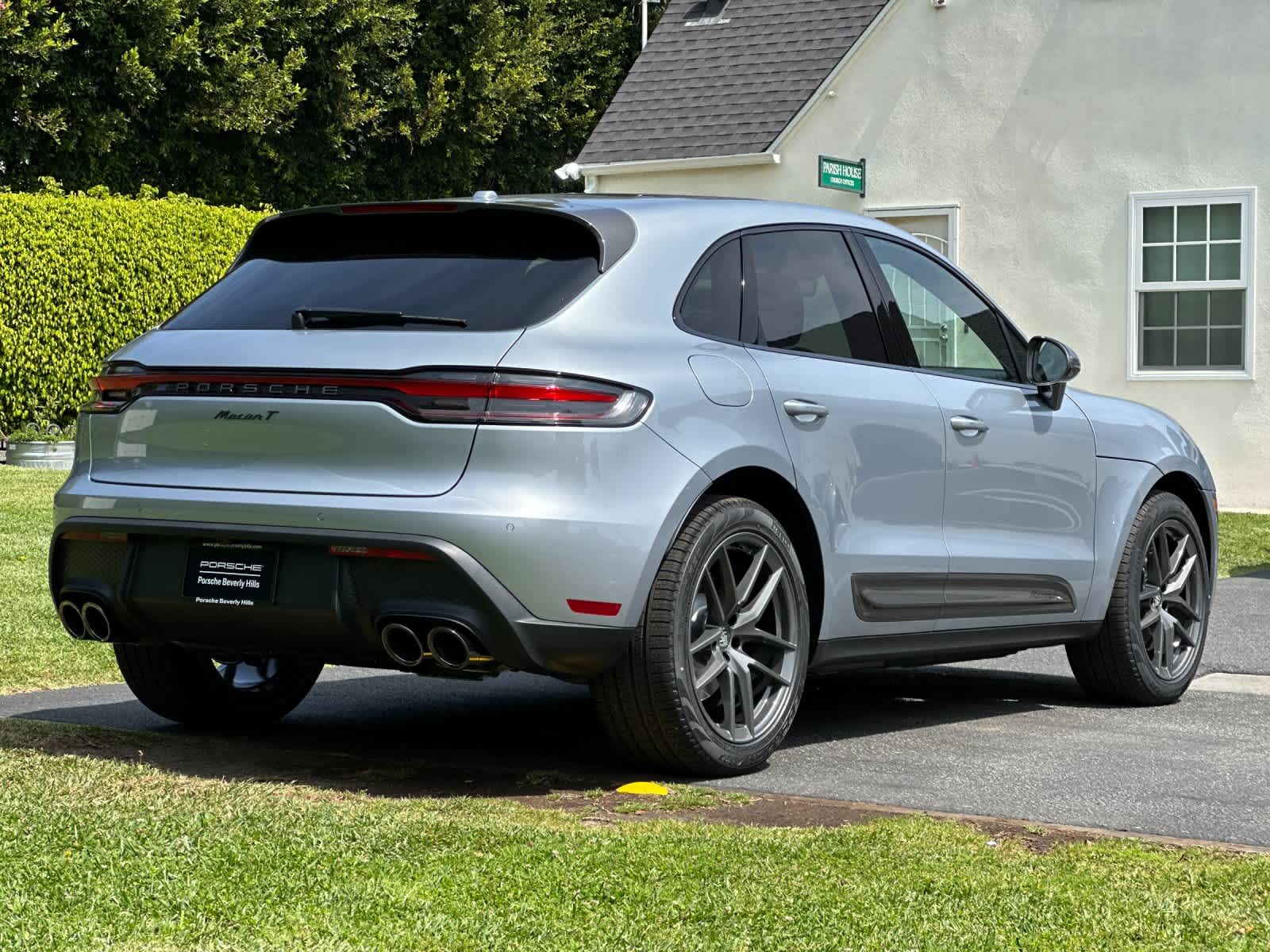 Thumbnail: 2026 Porsche Macan - 8
