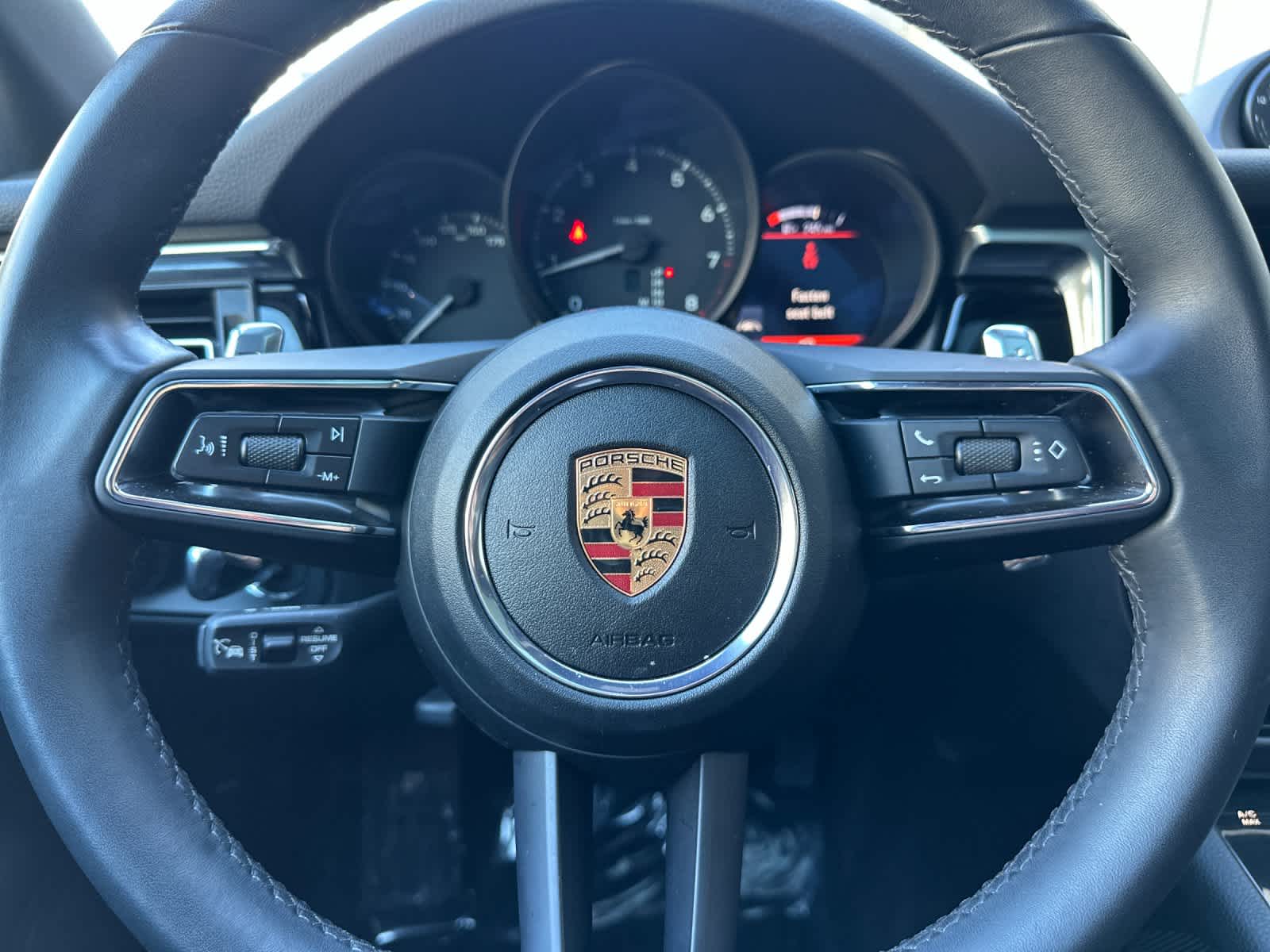 Thumbnail: 2025 Porsche Macan - 25