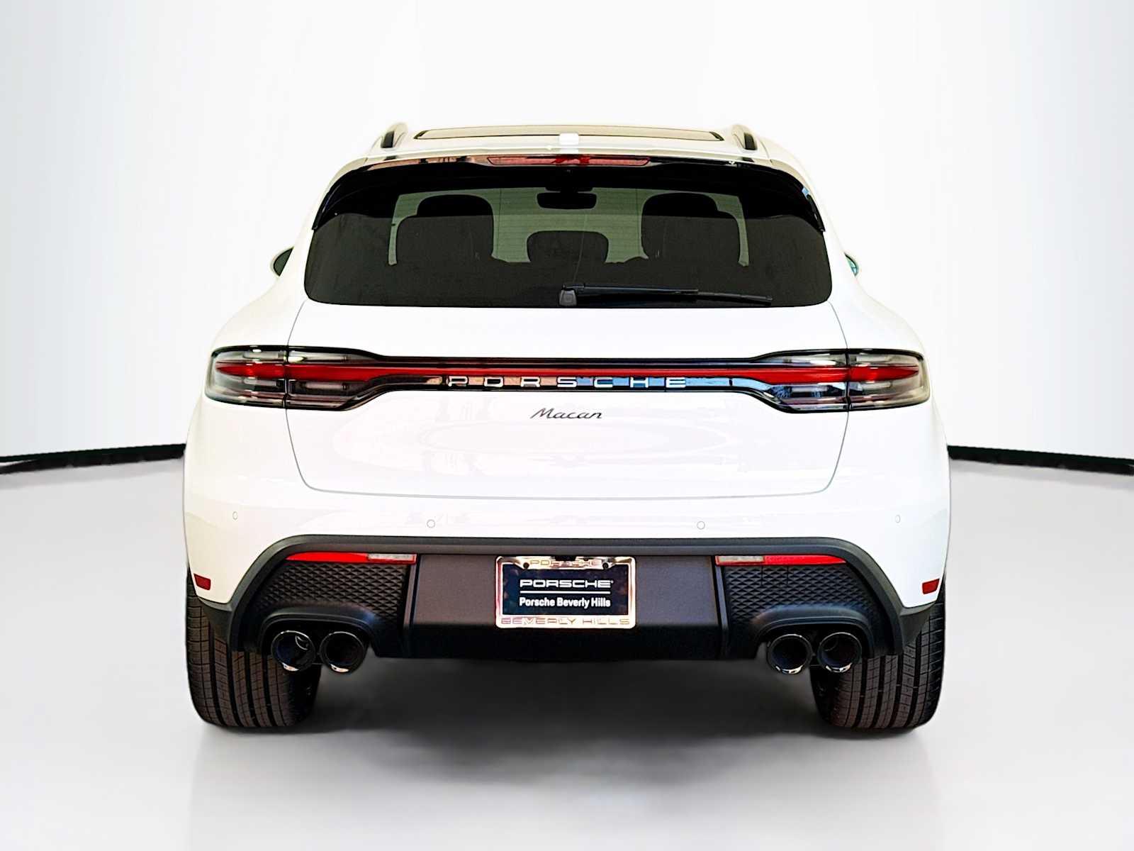 Thumbnail: 2026 Porsche Macan - 10