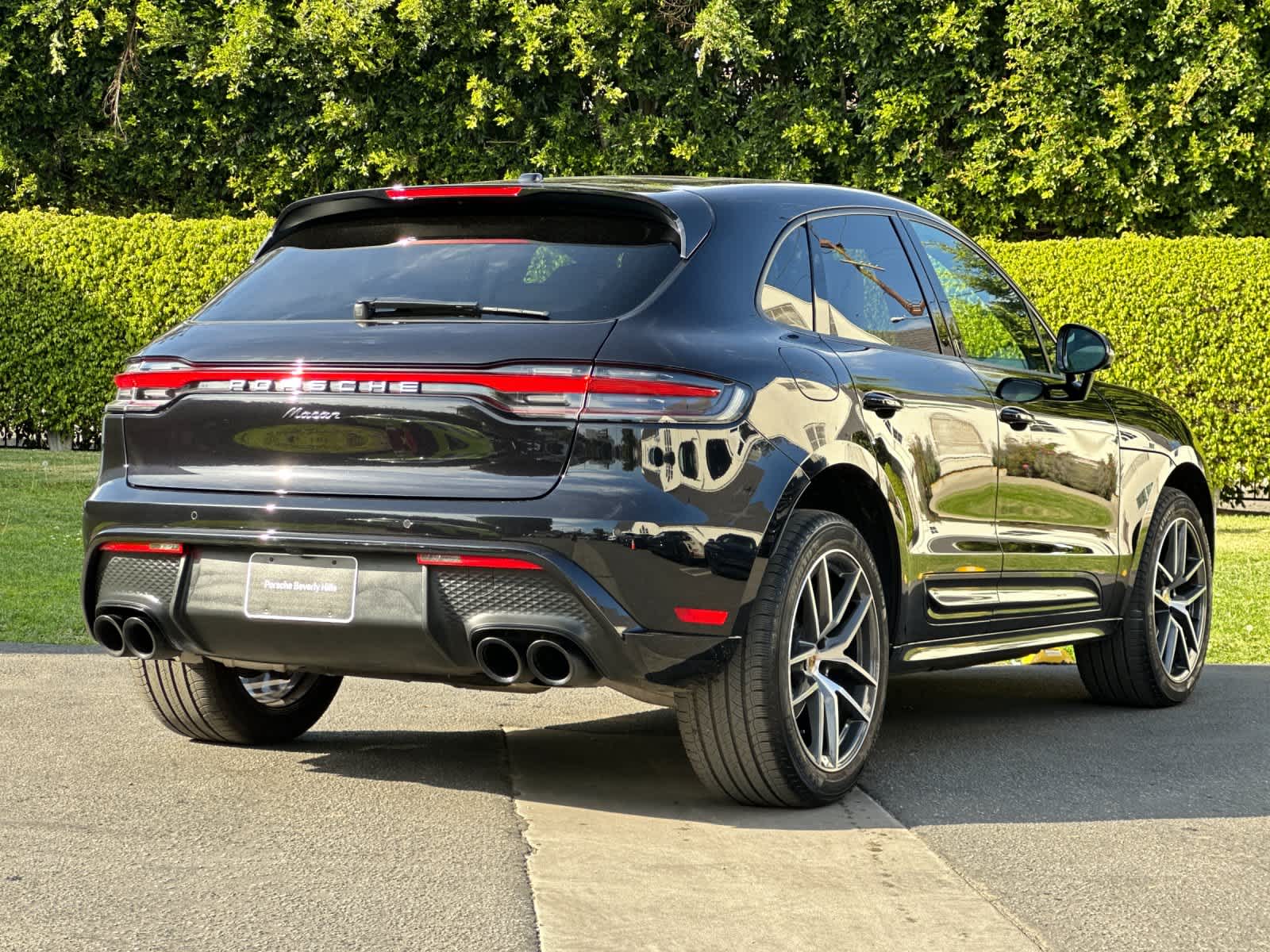 Thumbnail: 2025 Porsche Macan - 8
