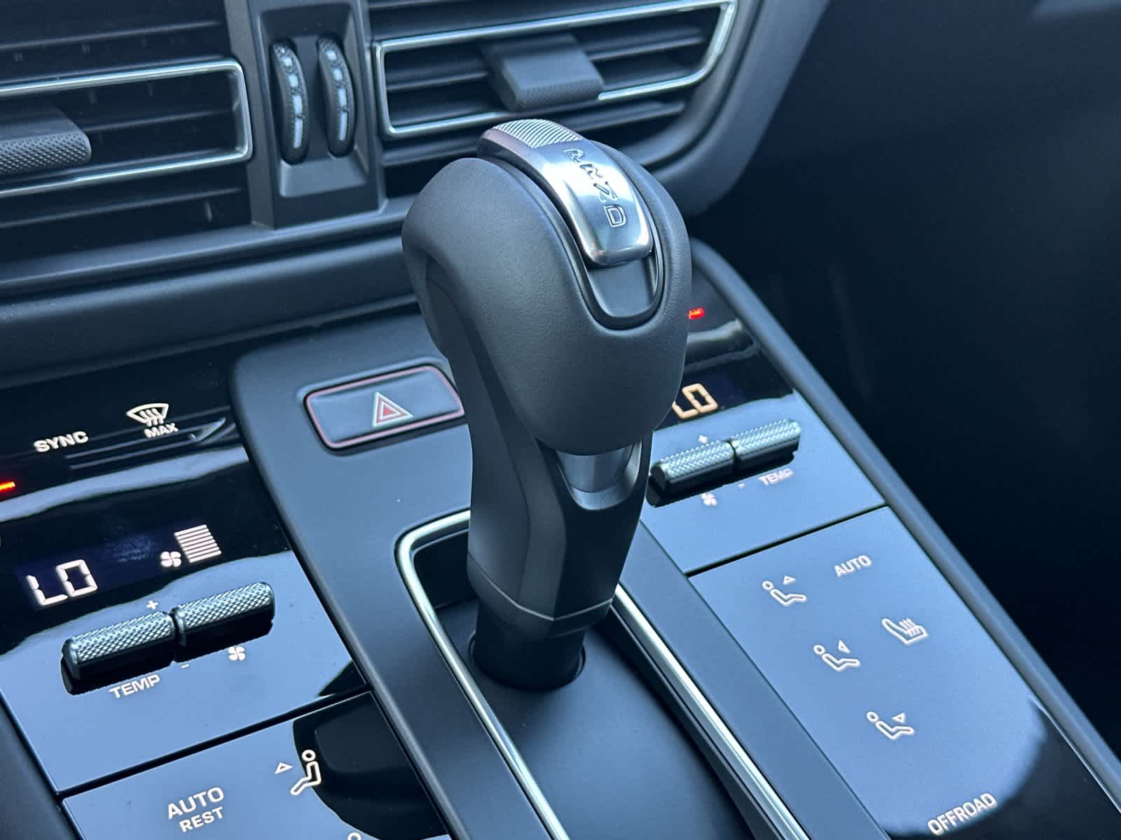 Thumbnail: 2026 Porsche Macan - 25