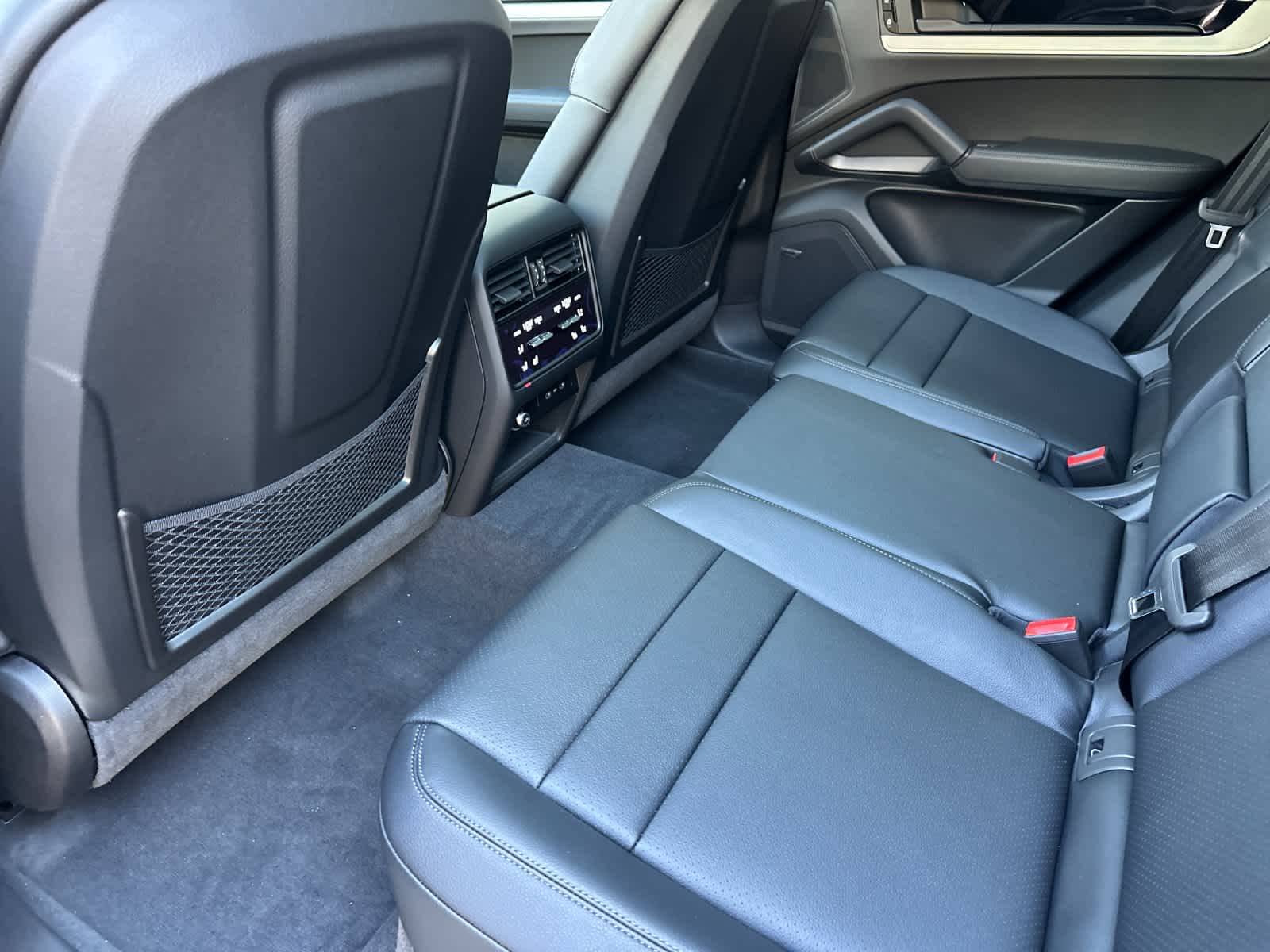 Thumbnail: 2026 Porsche Cayenne - 13