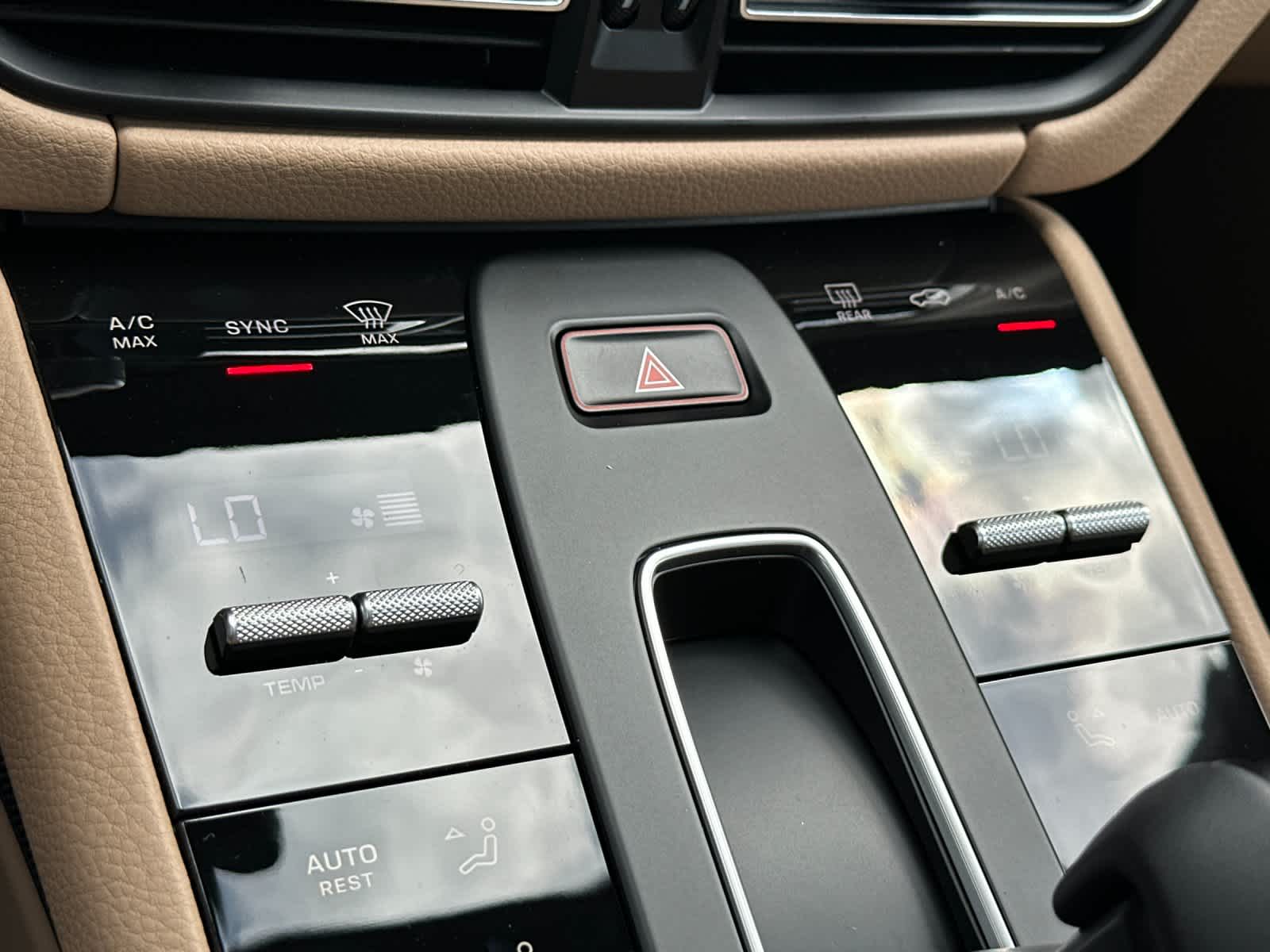 Thumbnail: 2026 Porsche Macan - 24