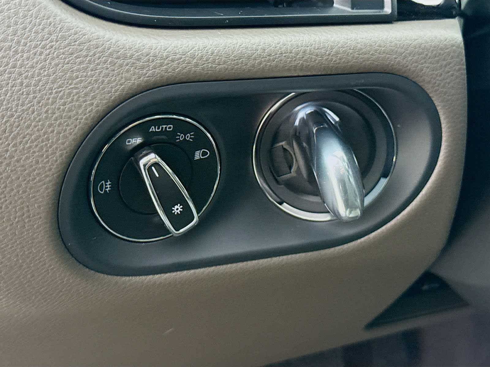 Thumbnail: 2026 Porsche Macan - 11