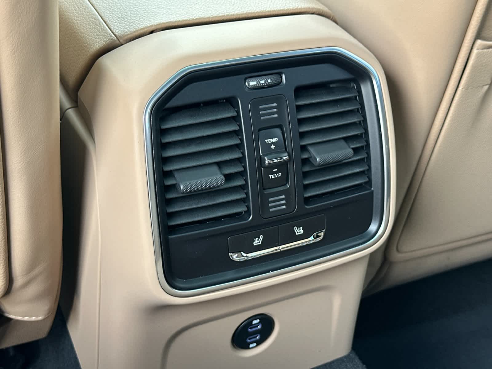 Thumbnail: 2026 Porsche Macan - 14