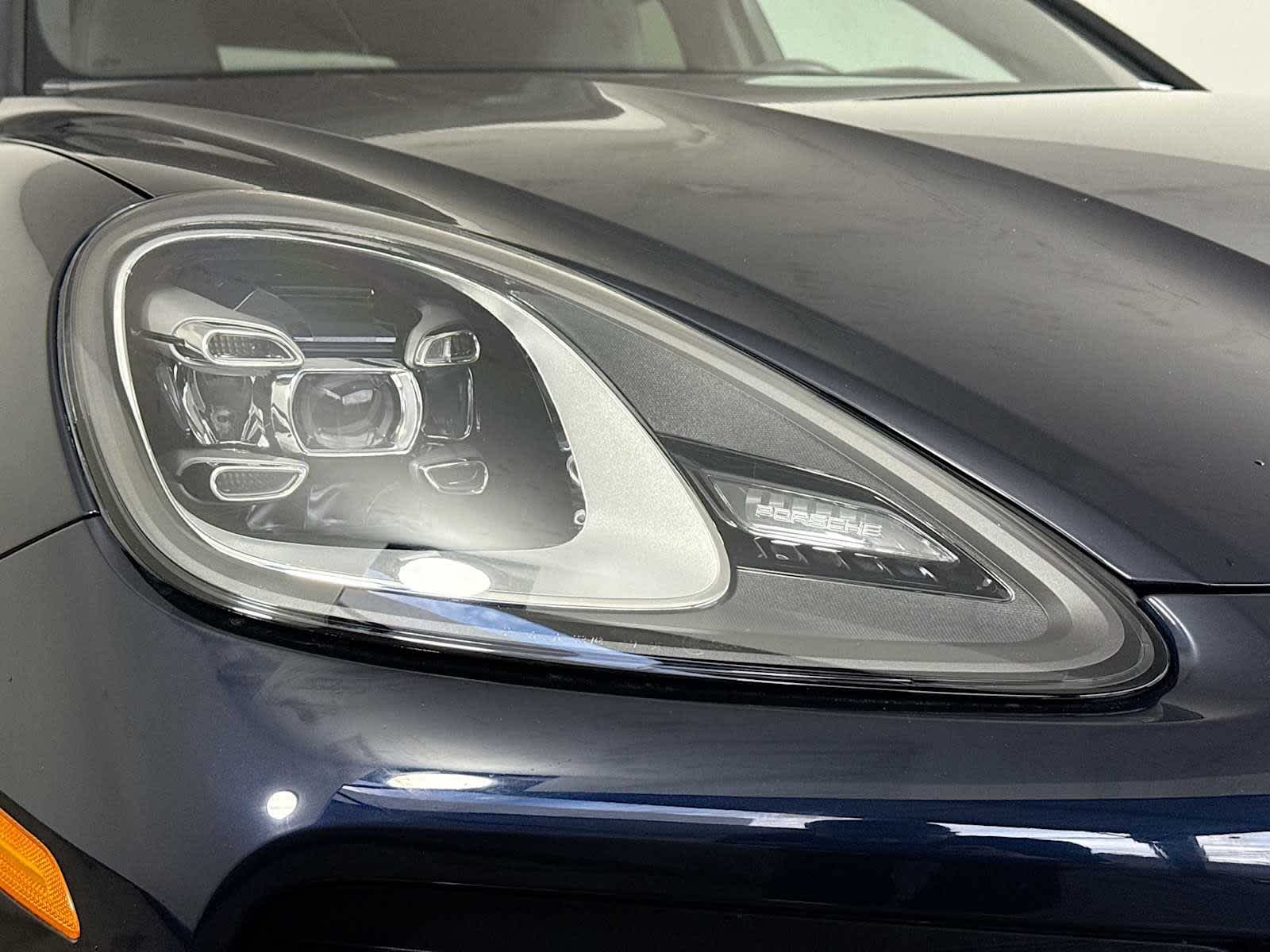 Thumbnail: 2022 Porsche Cayenne - 28