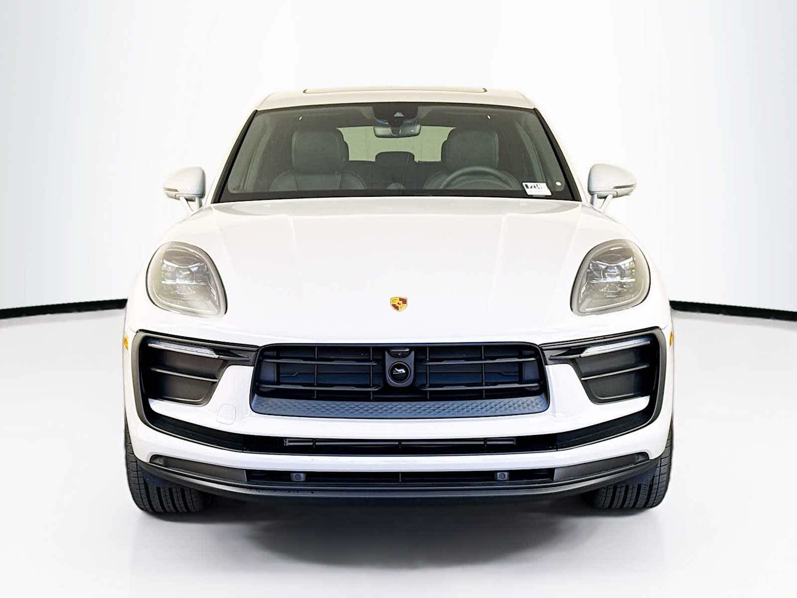 Thumbnail: 2026 Porsche Macan - 6