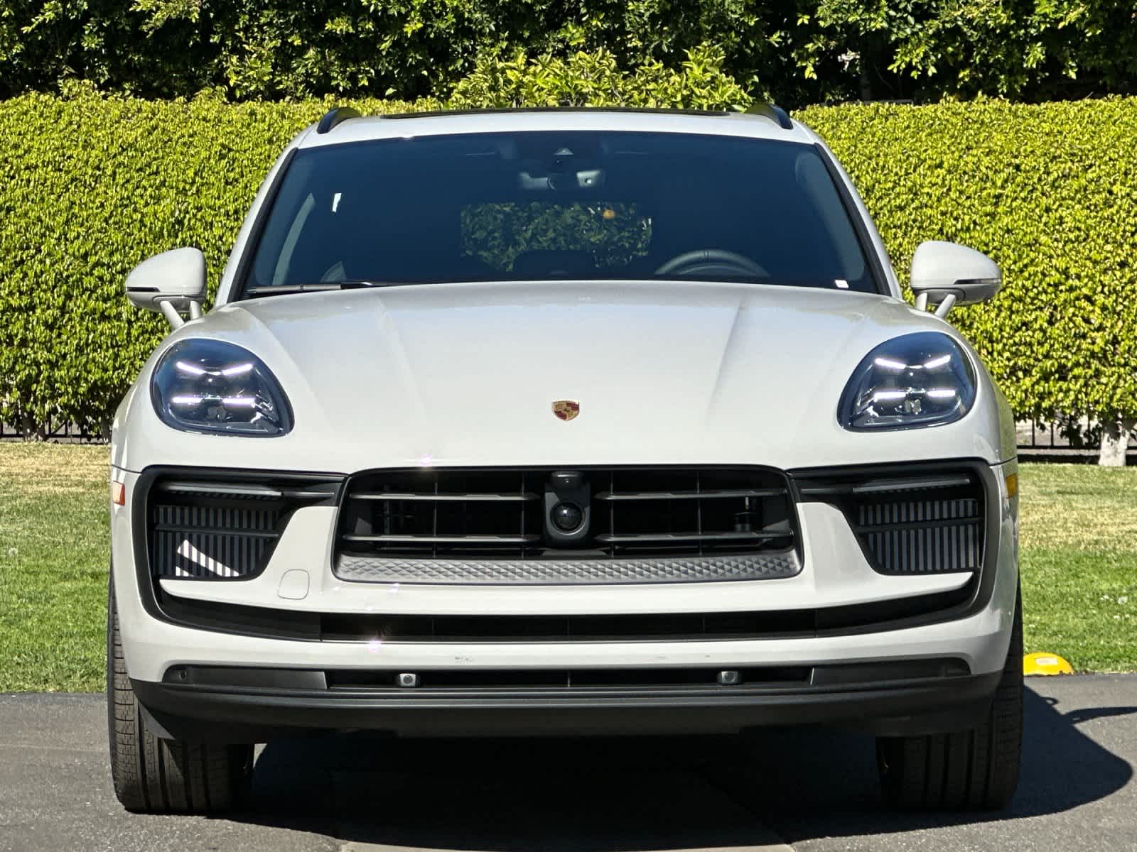 Thumbnail: 2026 Porsche Macan - 11