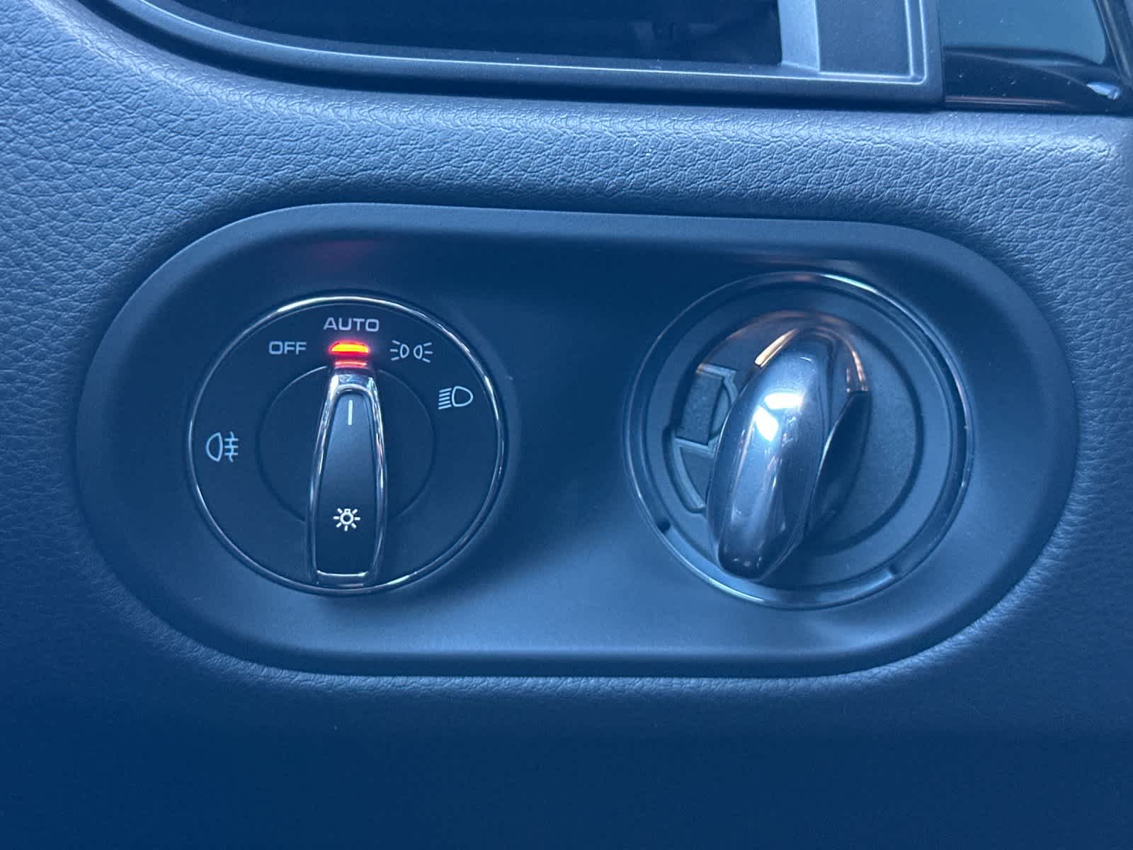 Thumbnail: 2026 Porsche Macan - 30