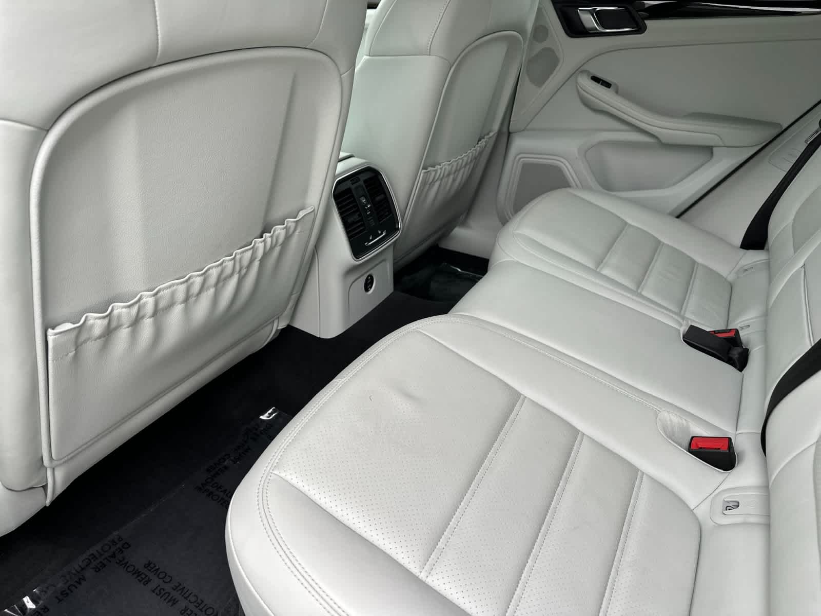 Thumbnail: 2023 Porsche Macan - 13