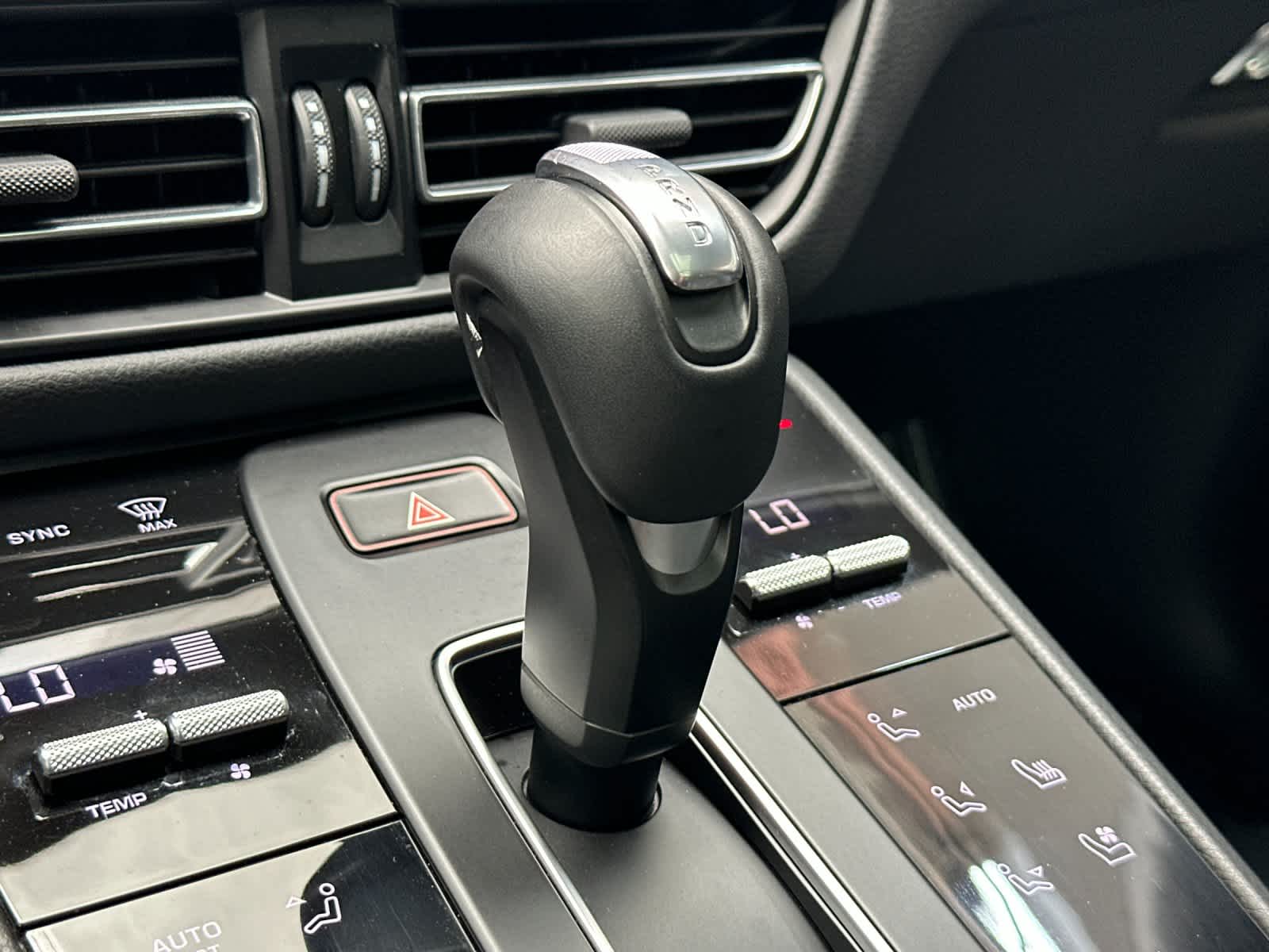 Thumbnail: 2025 Porsche Macan - 24