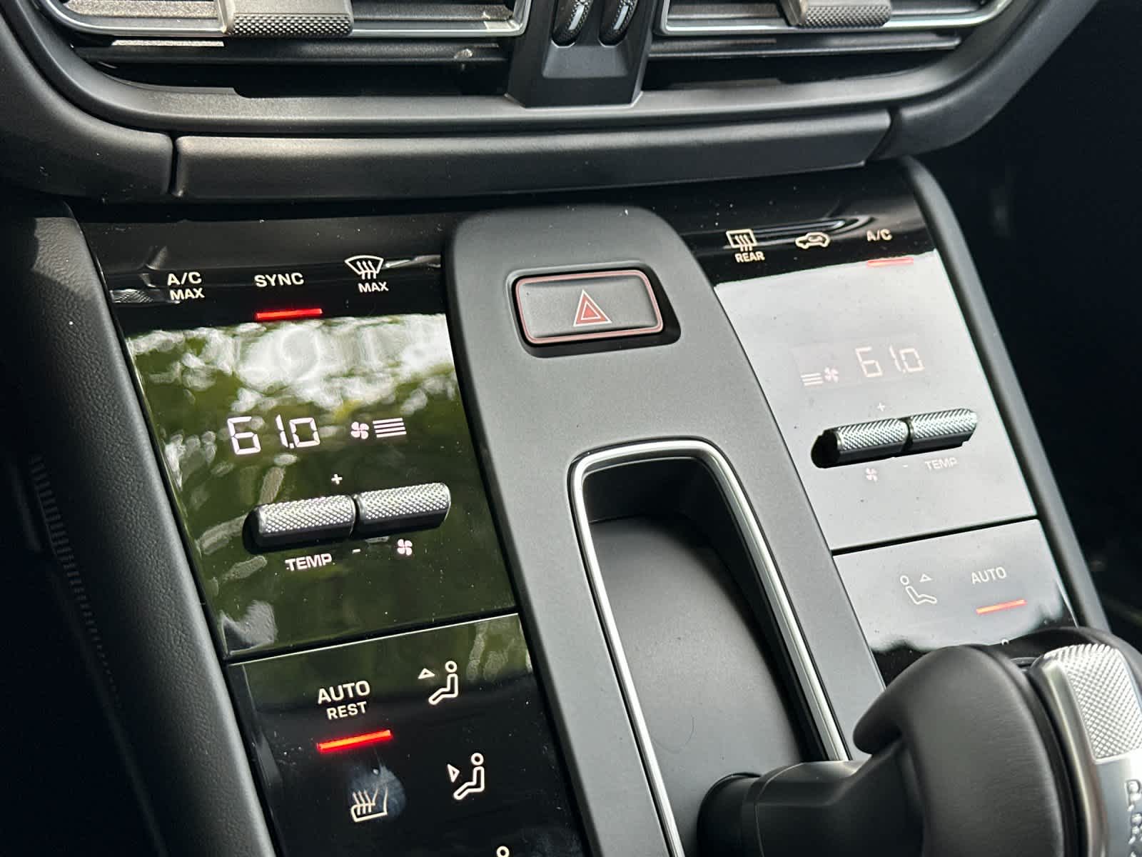 Thumbnail: 2026 Porsche Macan - 23