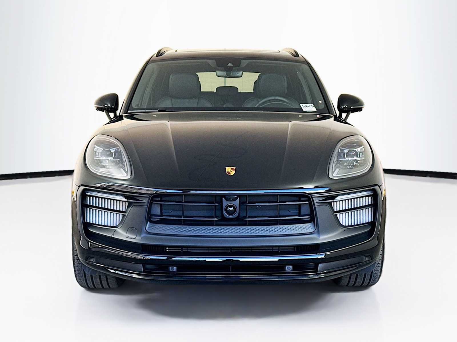 Thumbnail: 2026 Porsche Macan - 1
